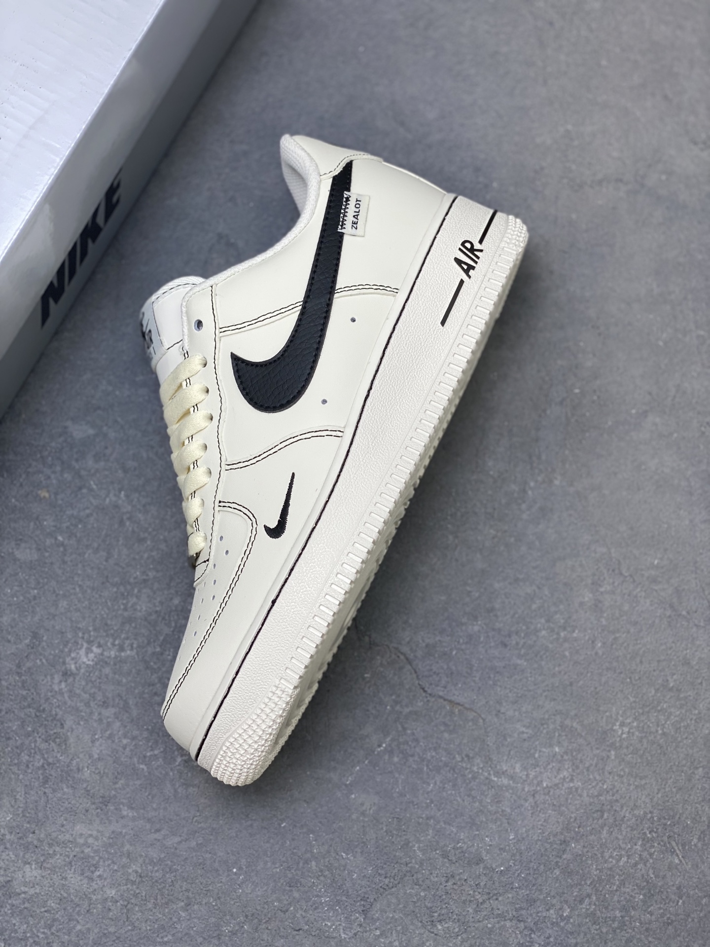 Nike Air Force 1 '07 Low Sneakers - Limited Edition, Comfortable & Stylish 8 i1755711237116 155 0 6