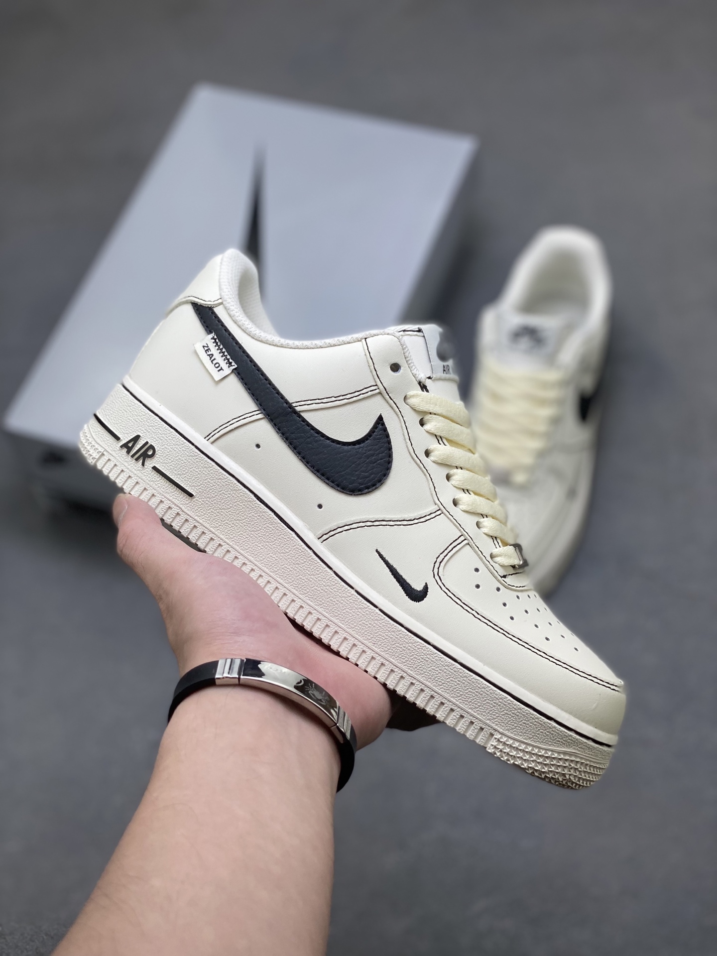 Nike Air Force 1 '07 Low Sneakers - Limited Edition, Comfortable & Stylish 2 i1755711240802 5407 0 0