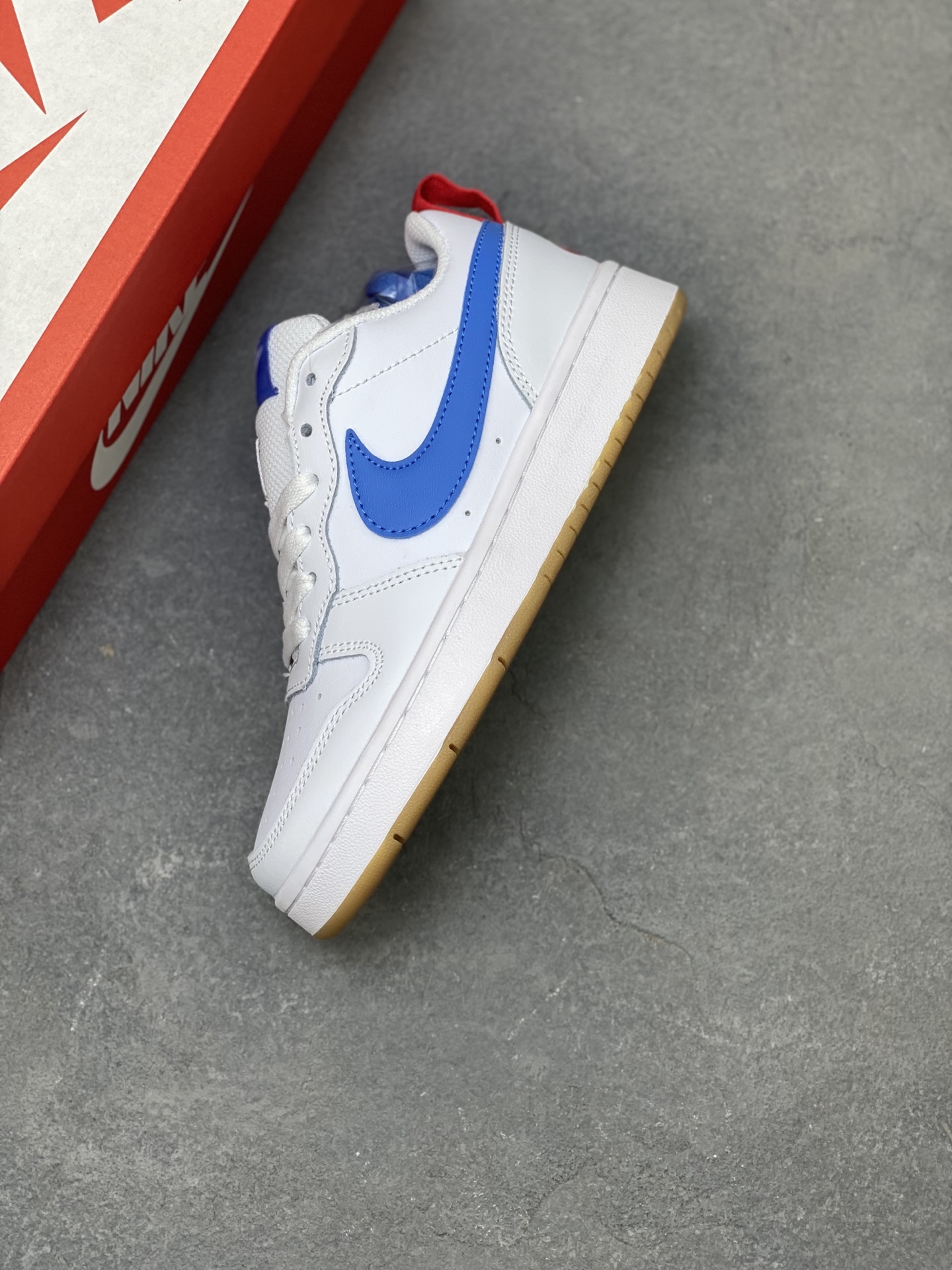 Nike Ebernon Low PRM White/Blue Leather Sneakers - Versatile & Breathable 8 i1755712383219 4251 0 6