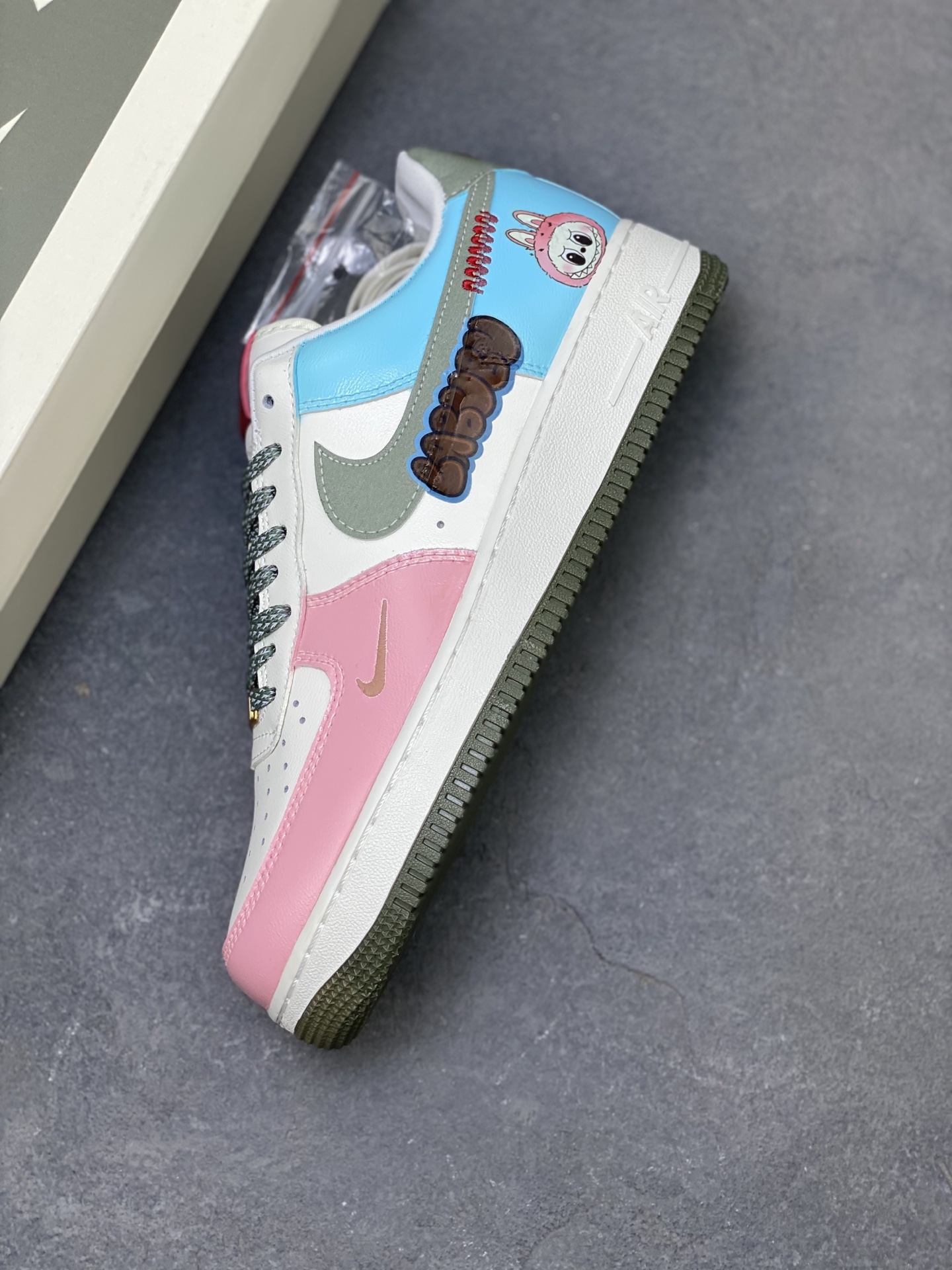 Nike Air Force 1 '07 Low Limited Edition Sneakers - HV5979-130 8 i1755798439666 2973 0 6