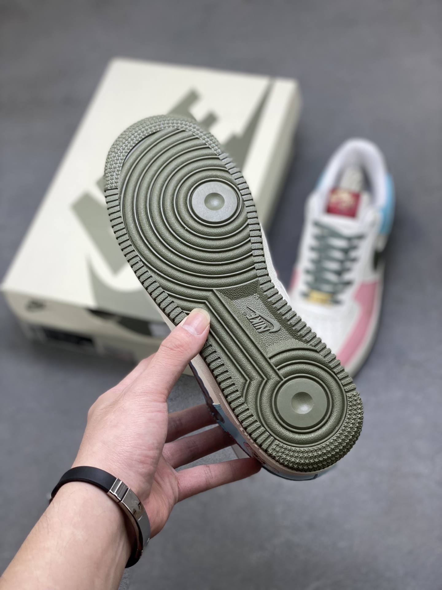 Nike Air Force 1 '07 Low Limited Edition Sneakers - HV5979-130 7 i1755798442201 8636 0 5