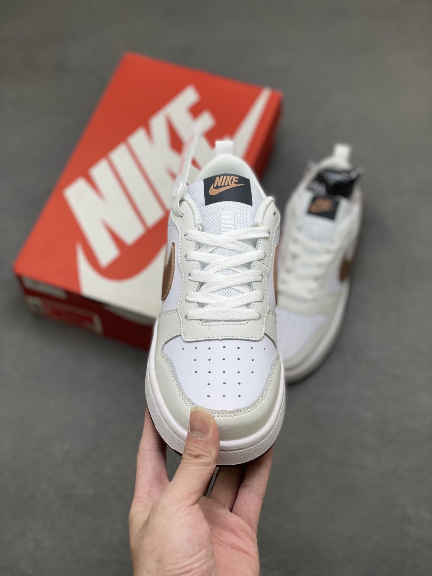 Nike Ebernon Low PRM Sneaker - Versatile, Breathable, and Comfortable Shoes 3 i1755798550686 3894 0 1