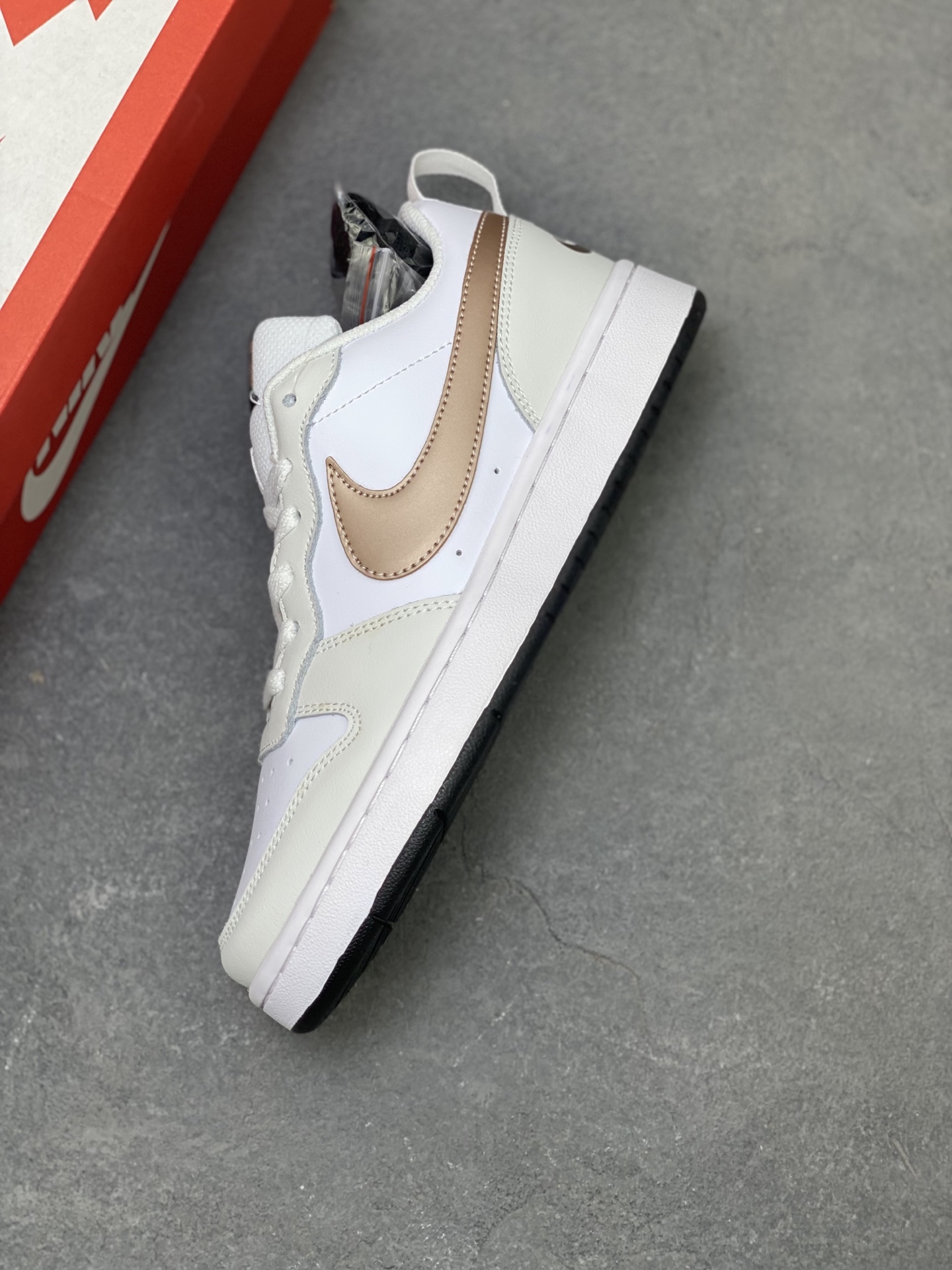 Nike Ebernon Low PRM Sneaker - Versatile, Breathable, and Comfortable Shoes 8 i1755798556580 5650 0 6