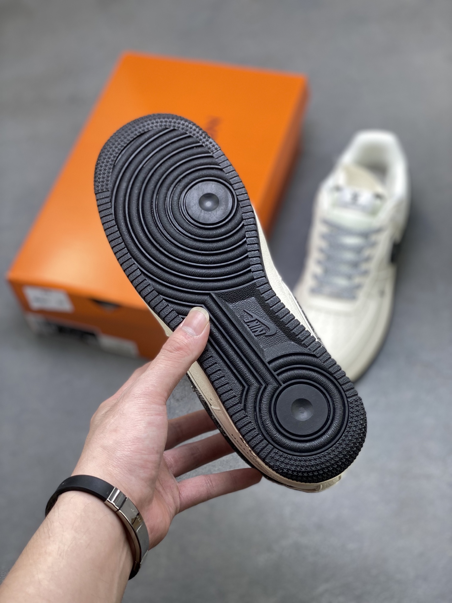 Nike Air Force 1 Low Louis Vuitton Custom Sneakers Limited Edition 7 i1755879008908 1632 0 5