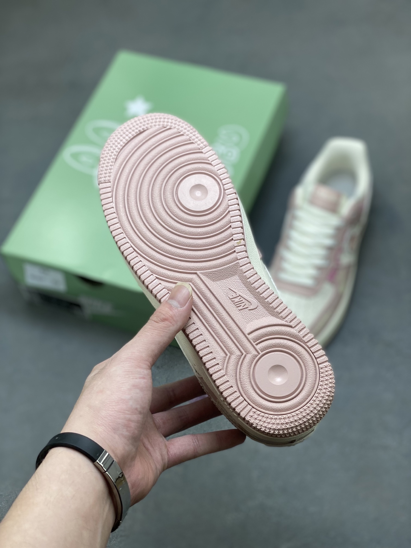 Nike Air Force 1 '07 Low Pink Cartoon Sneakers Limited Edition 7 i1755879198842 3 0 5