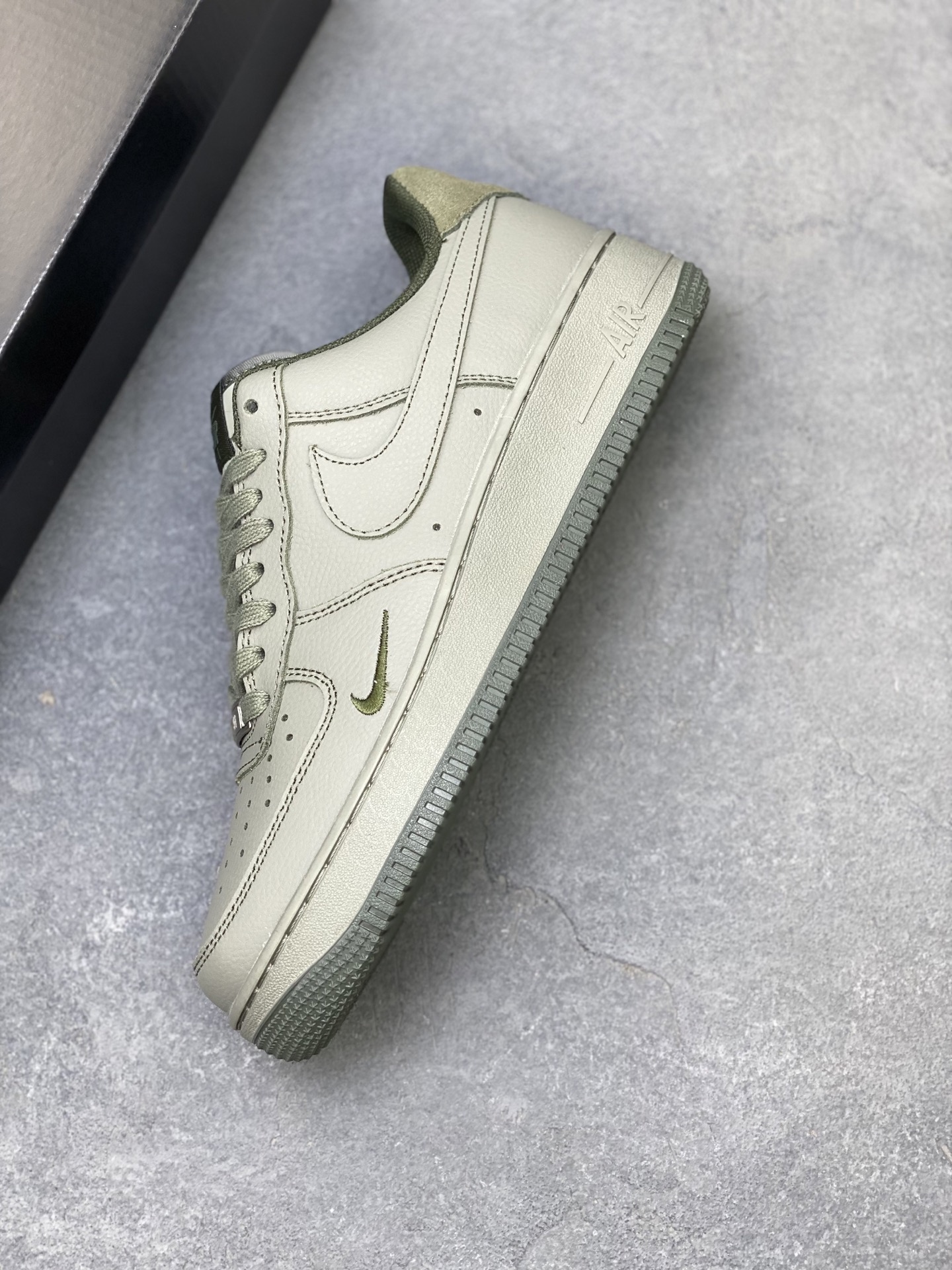 Nike Air Force 1 '07 Low Olive Green Casual Shoe HM9483-300 8 i1755965130146 822 0 6