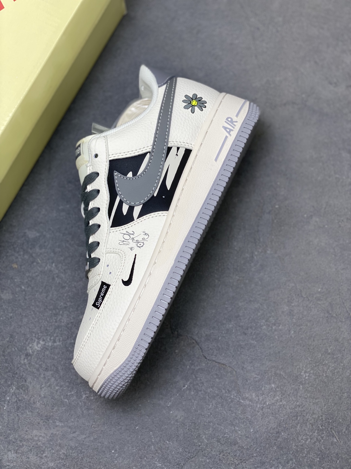 Nike Air Force 1 '07 Low Sneakers - Limited Edition, Supreme Collaboration 8 i1756225699166 3046 0 6