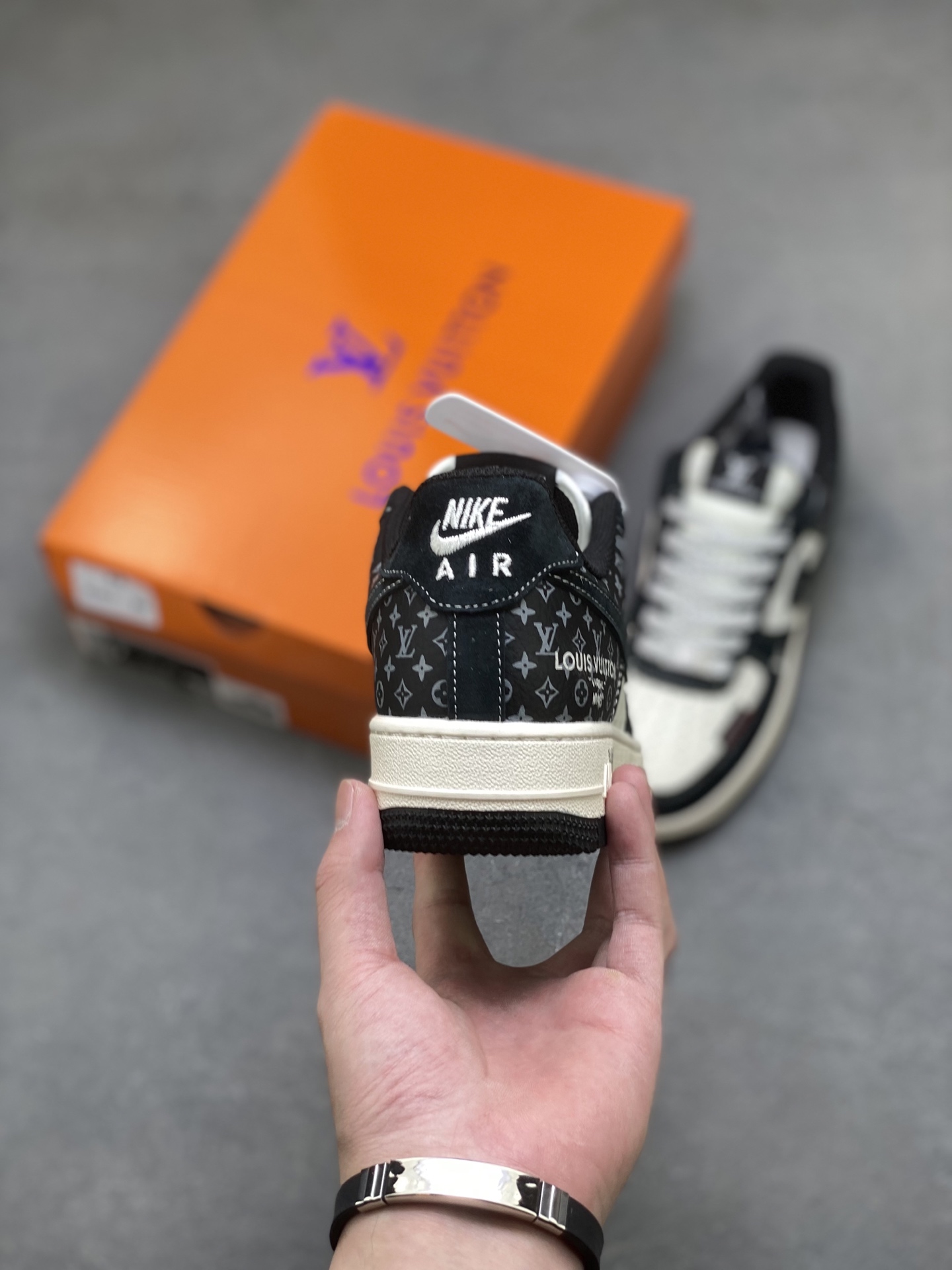 Nike Air Force 1 '07 Low Louis Vuitton Custom Sneakers 5 i1756311761840 7053 0 3
