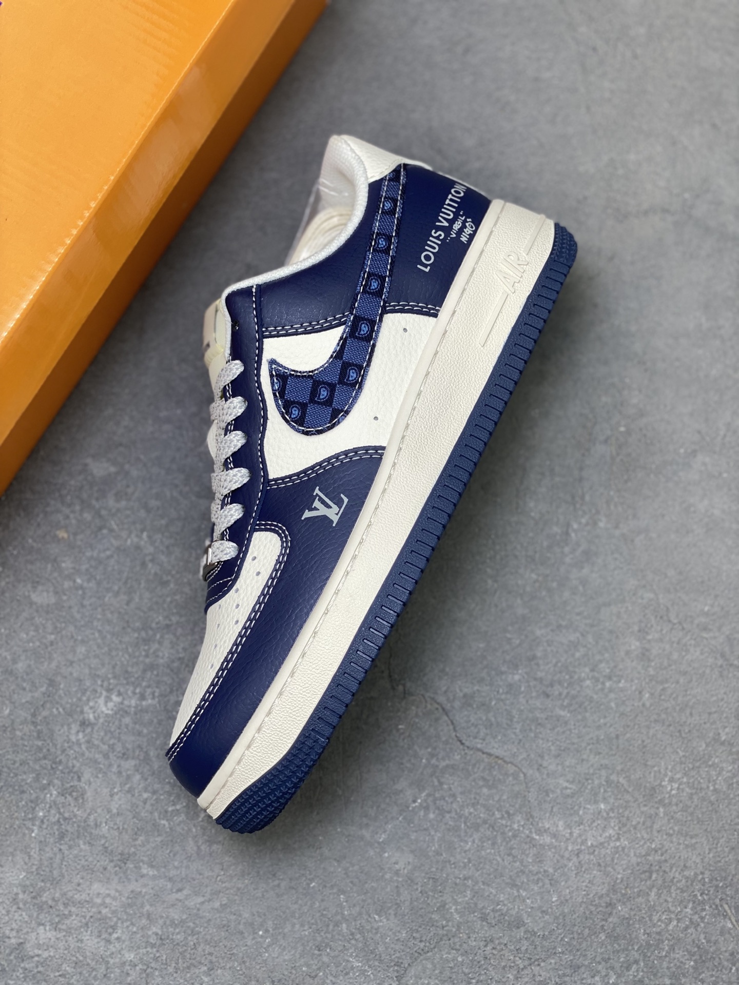 Nike Air Force 1 '07 Low Louis Vuitton Sneakers Limited Edition JP8028-009 30 i1756311823798 8704 0 6