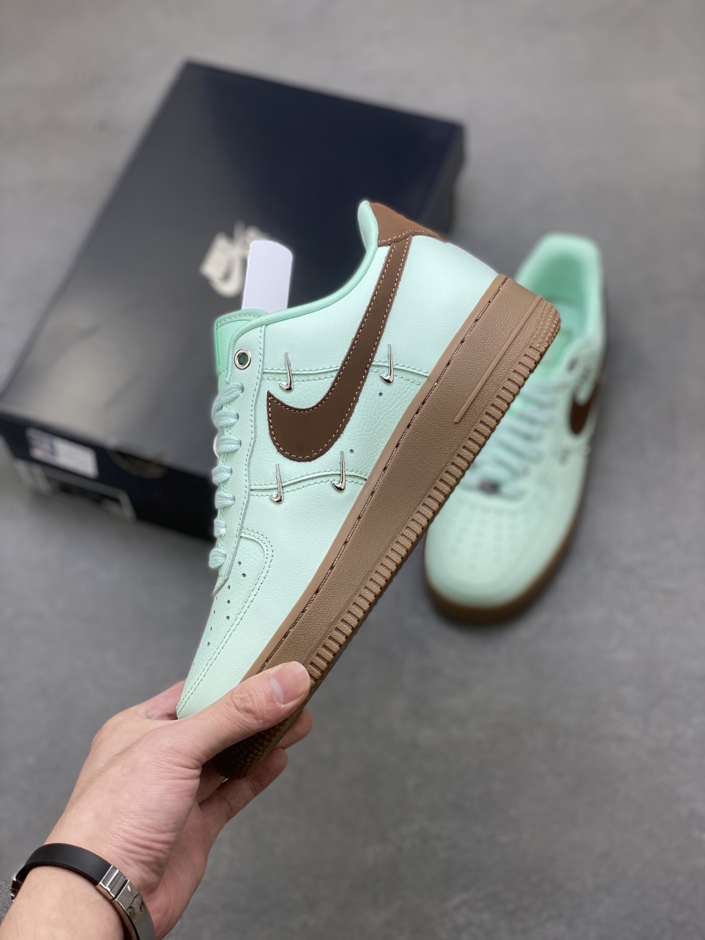 Nike Air Force 1 '07 Low Mint Green/Brown - Limited Edition Sneaker 4 i1756399537006 7935 0 2