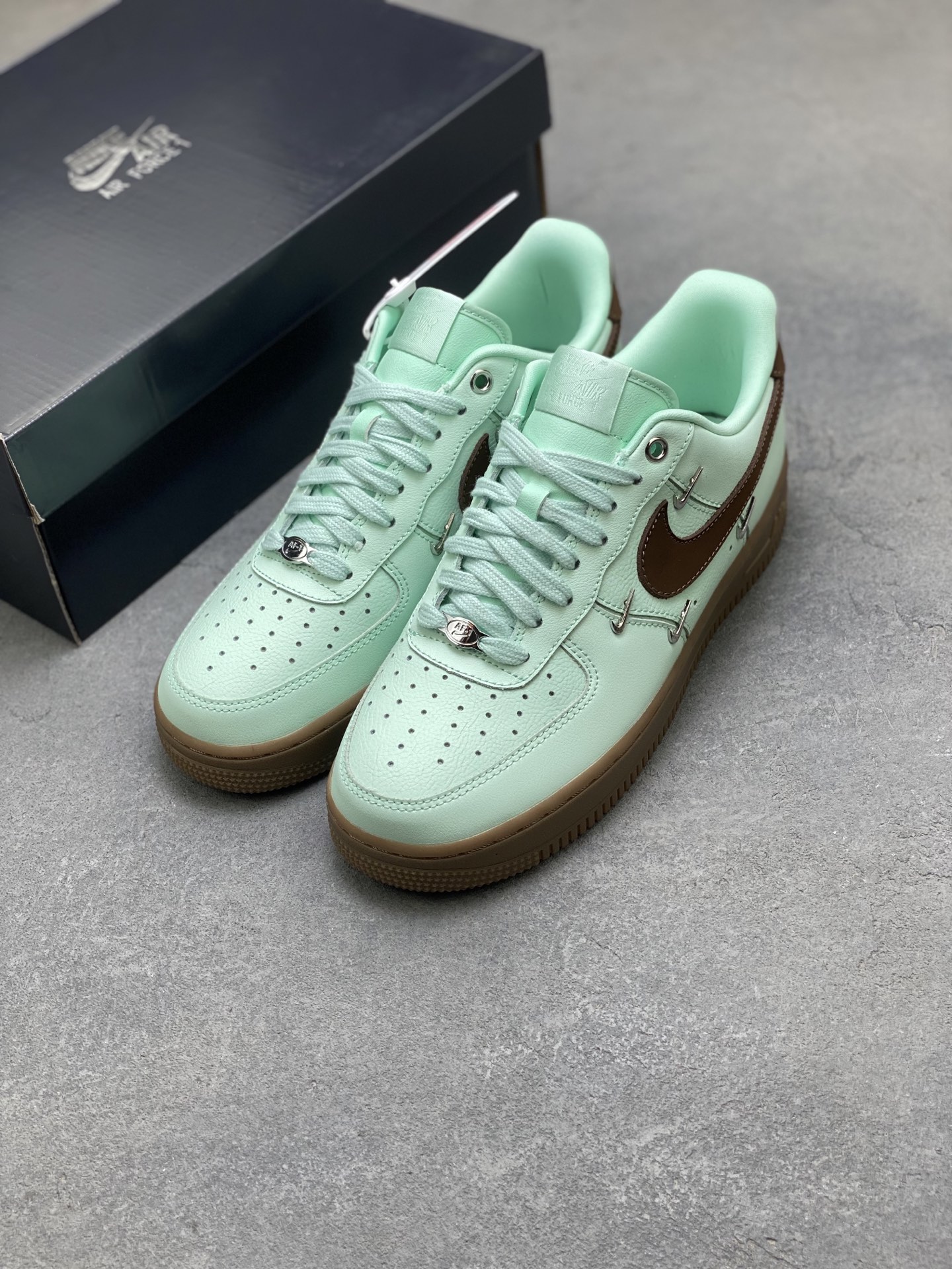 Nike Air Force 1 '07 Low Mint Green/Brown - Limited Edition Sneaker 9 i1756399540590 6489 0 7