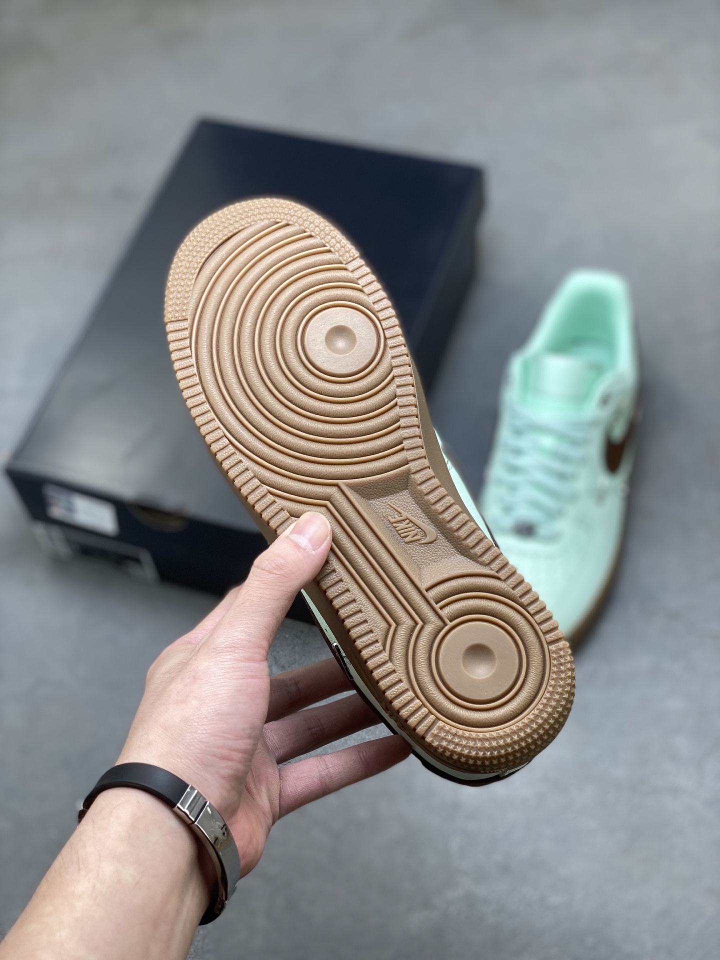 Nike Air Force 1 '07 Low Mint Green/Brown - Limited Edition Sneaker 7 i1756399541407 589 0 5