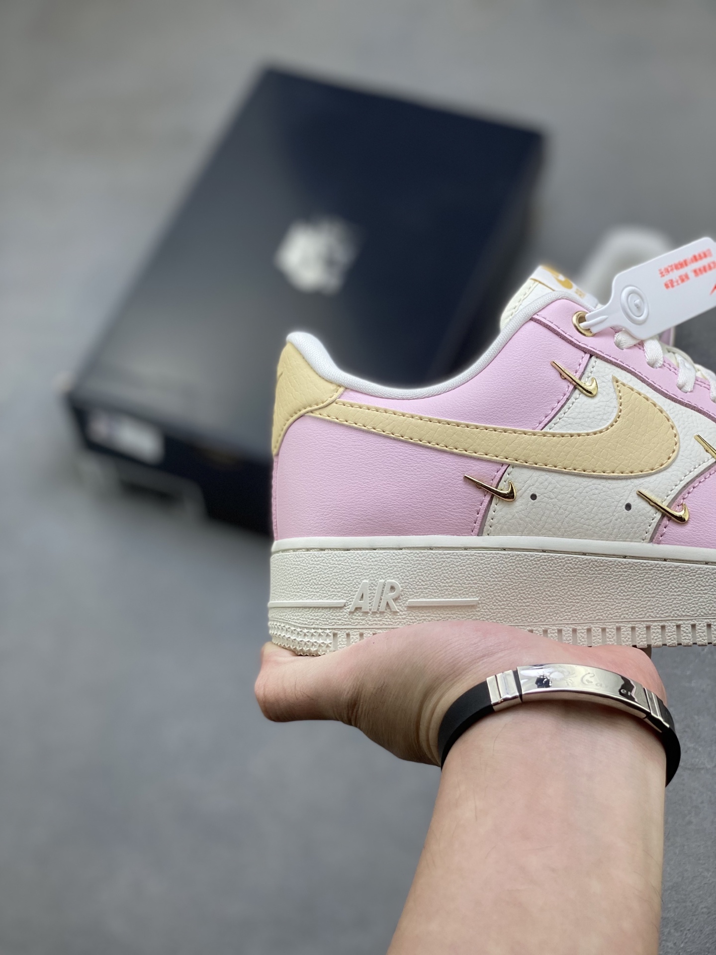 Nike Air Force 1 '07 Low Pink Gold Stitching Women's Shoes IB2574-600 28 i1756399577346 2203 0 4