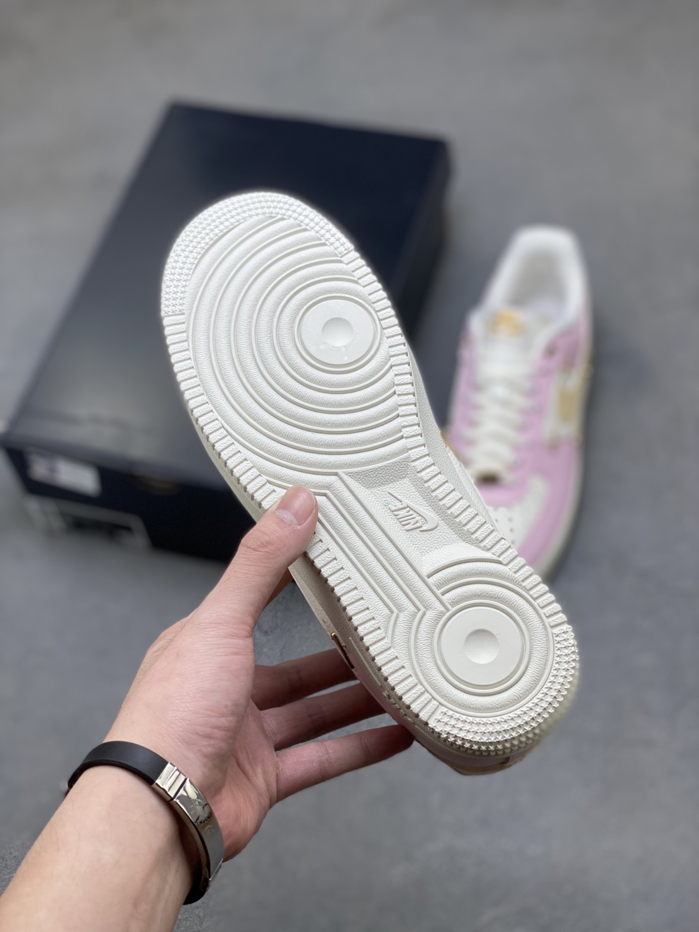 Nike Air Force 1 '07 Low Pink Gold Stitching Women's Shoes IB2574-600 29 i1756399577843 6769 0 5