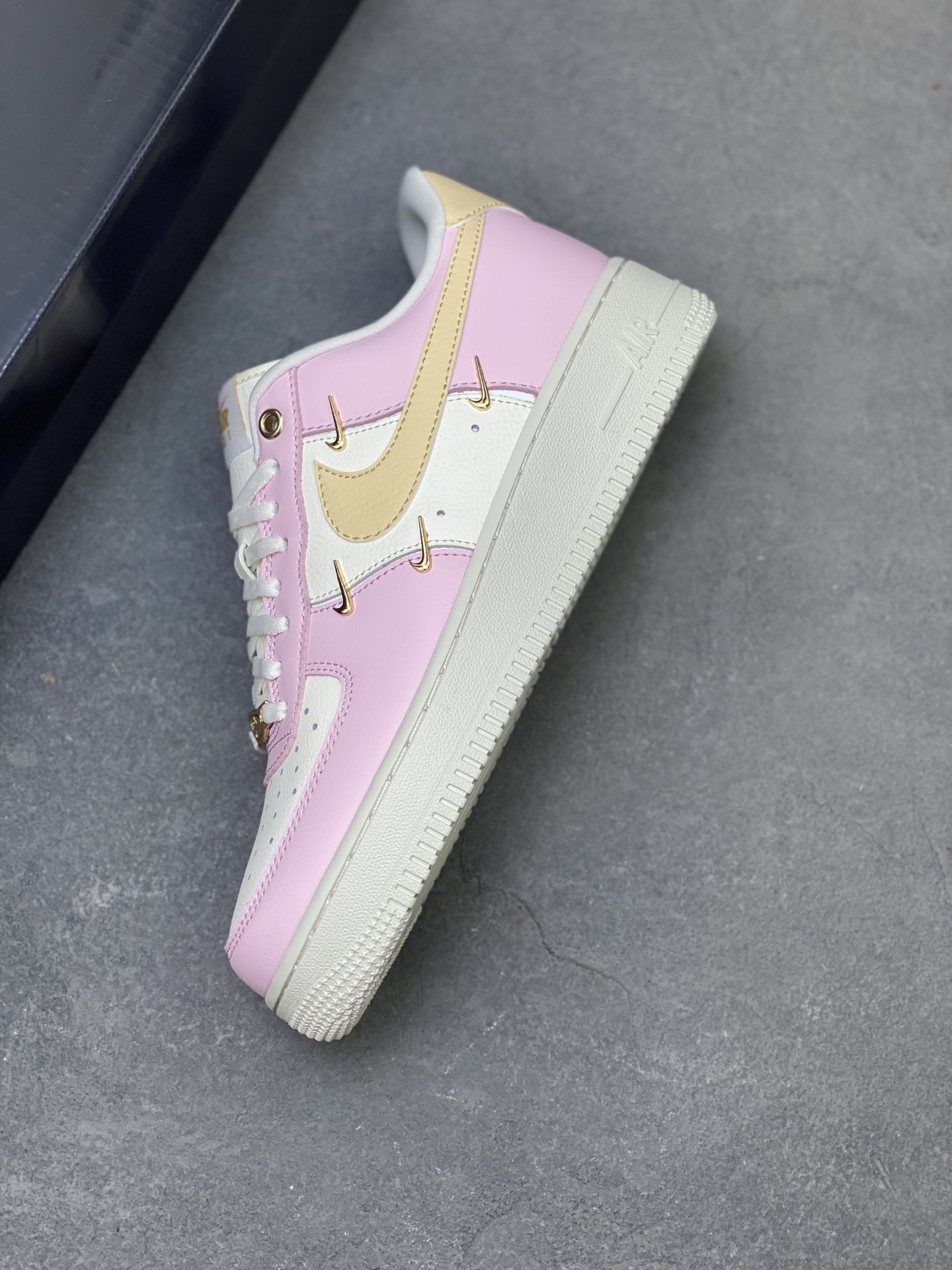 Nike Air Force 1 '07 Low Pink Gold Stitching Women's Shoes IB2574-600 30 i1756399578464 8464 0 6