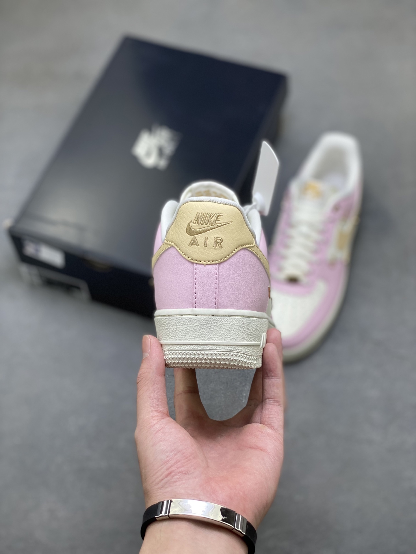 Nike Air Force 1 '07 Low Pink Gold Stitching Women's Shoes IB2574-600 27 i1756399581372 1870 0 3