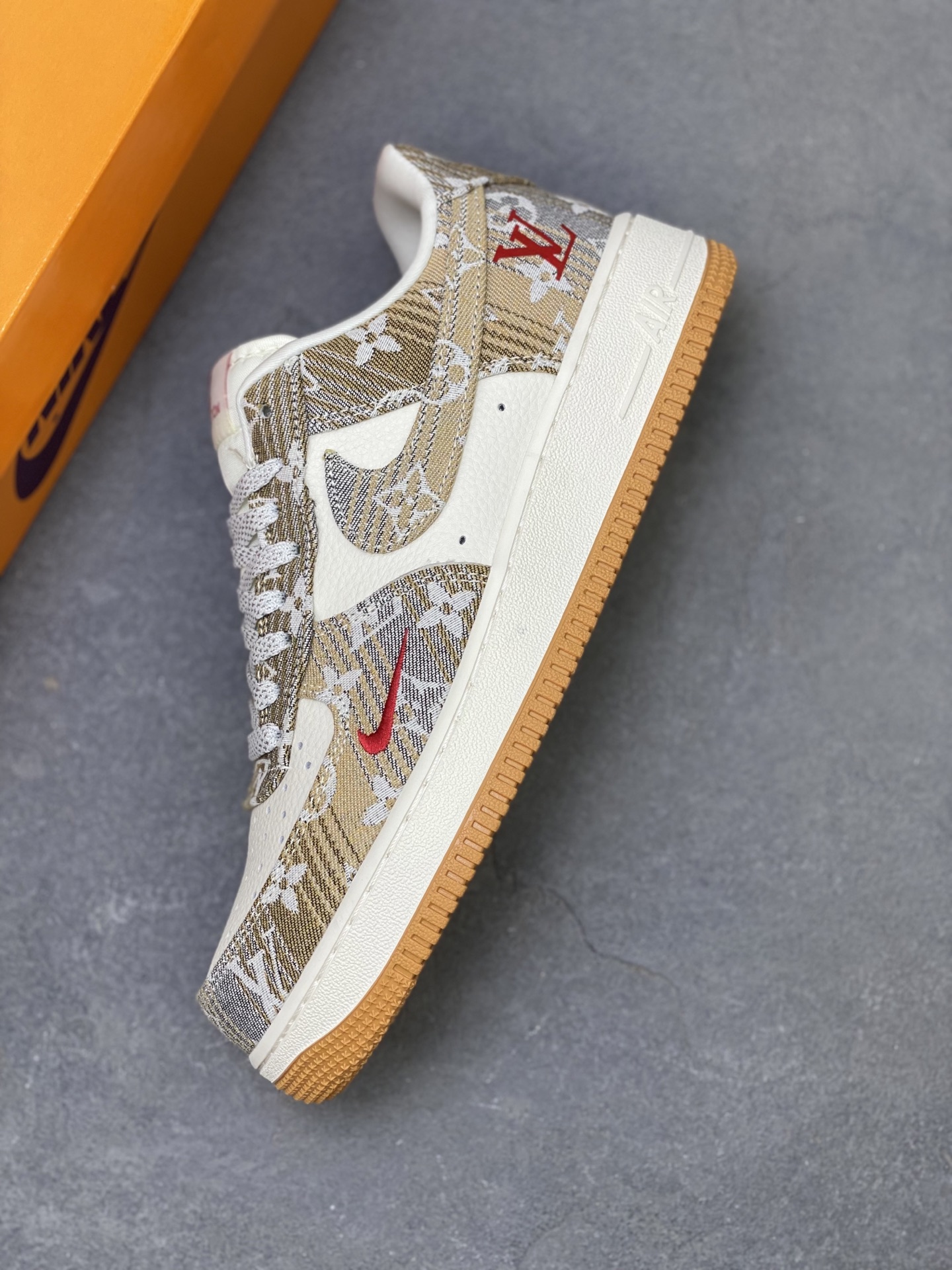 Nike Air Force 1 '07 Low: A Stylish and Limited Edition Sneaker 8 i1756484457721 5805 0 6
