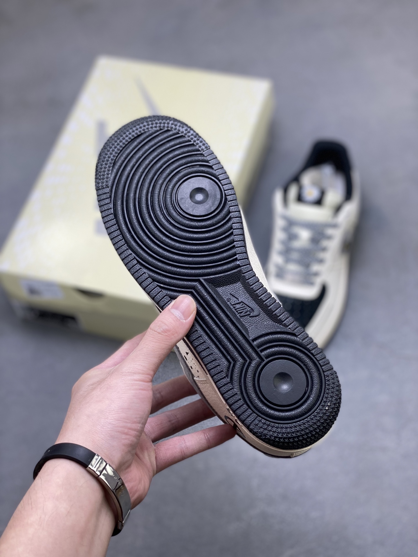 Nike Air Force 1 '07 Low PEACEMINUSONE - Limited Edition Sneakers 7 i1756486789018 831 0 5