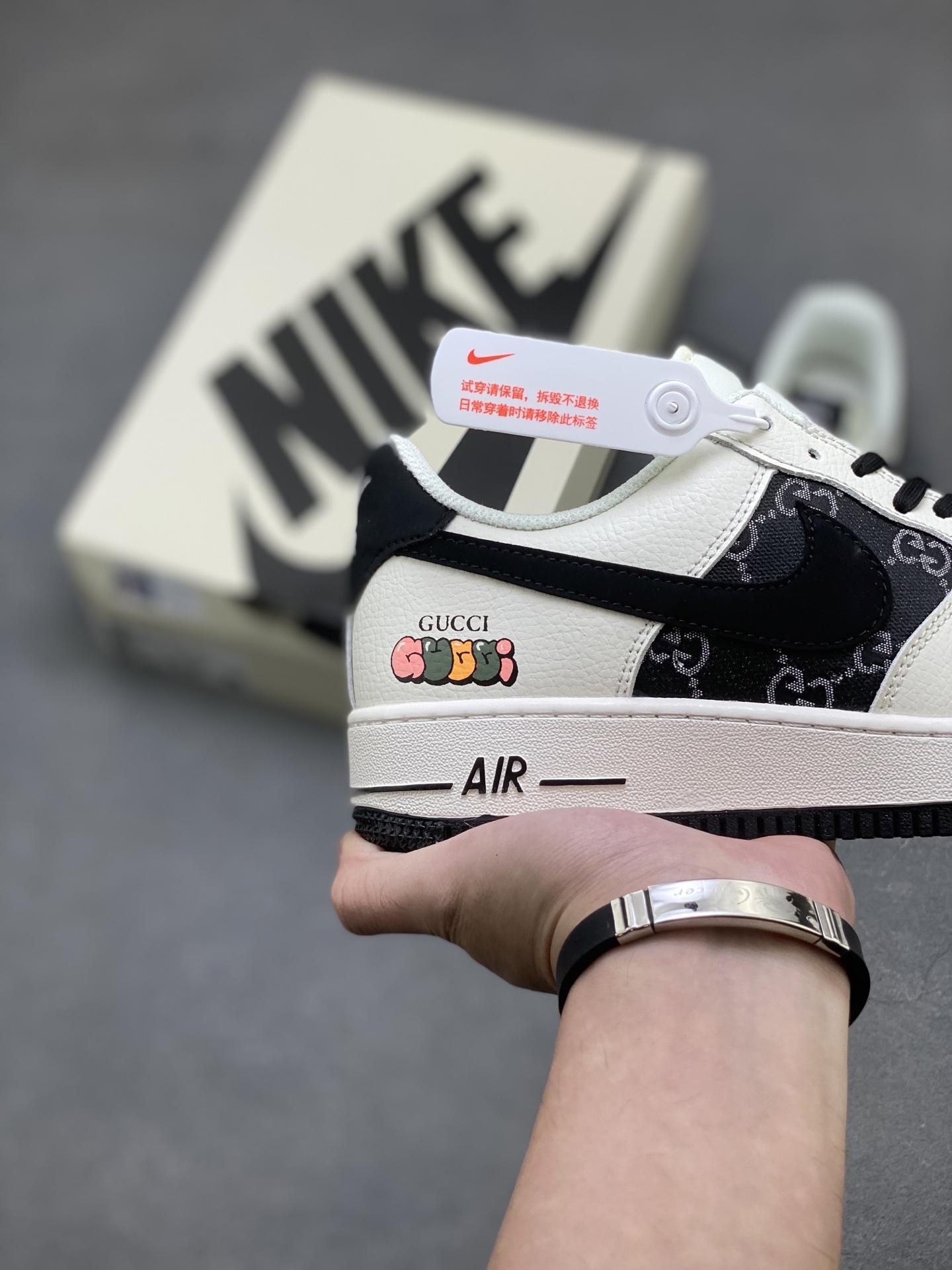 Nike Air Force 1 '07 Low Black and White Designer Sneakers for Men and Women 6 i1756486840295 7018 0 4