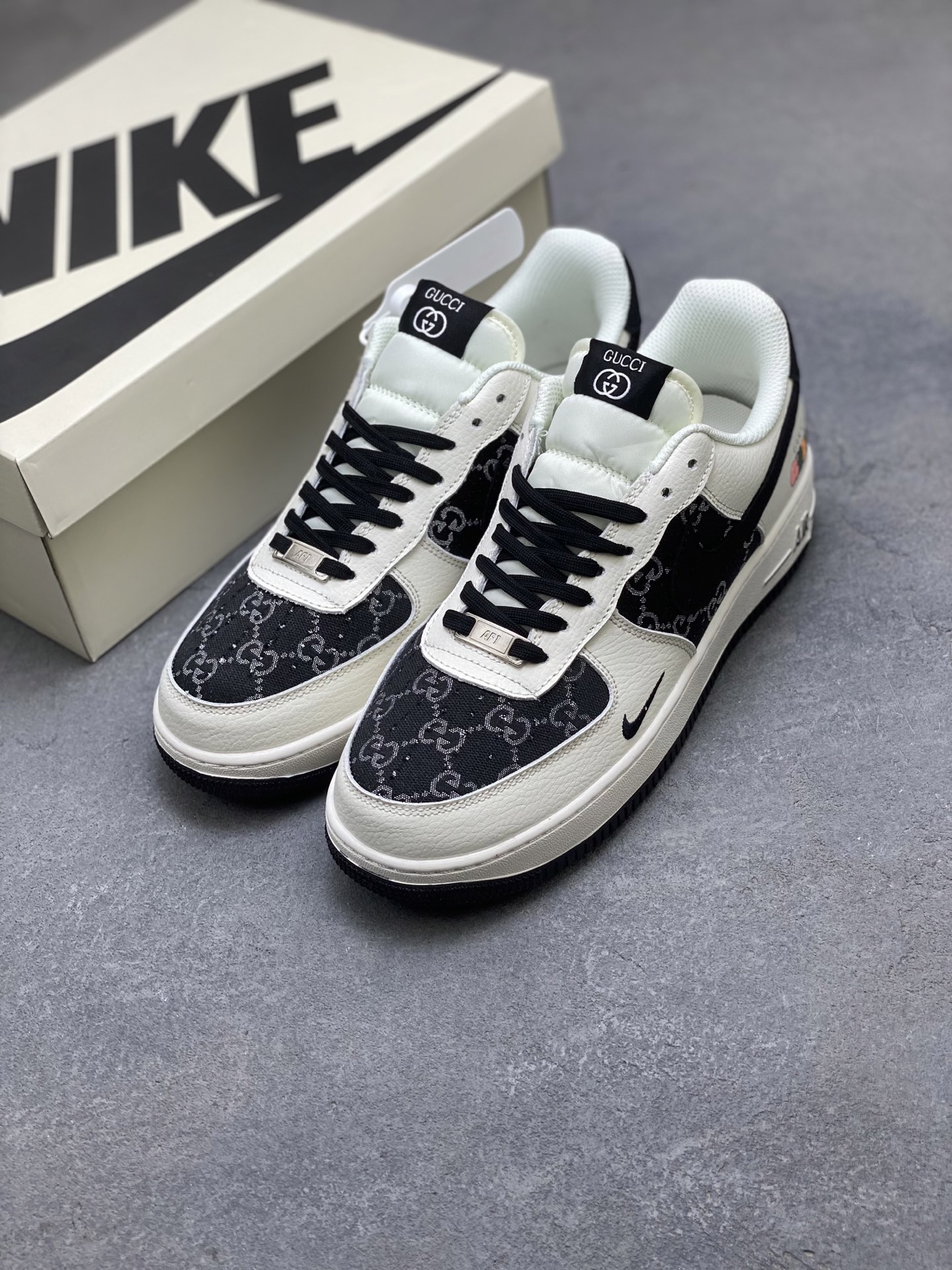 Nike Air Force 1 '07 Low Black and White Designer Sneakers for Men and Women 9 i1756486842069 7808 0 7