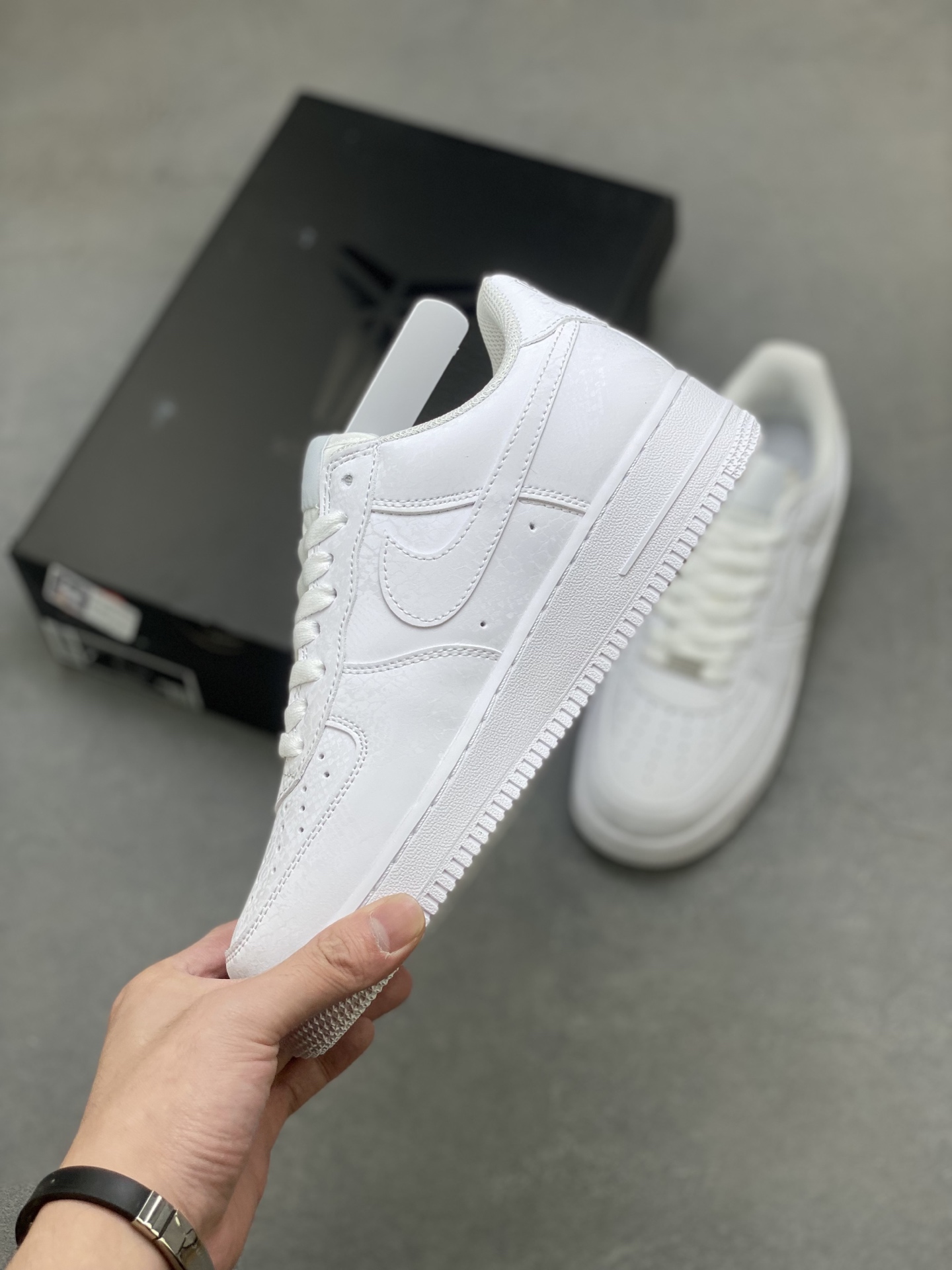 Nike Air Force 1 '07 Low White Sneakers: Premium Comfort and Style 4 i1756486925254 8020 0 2