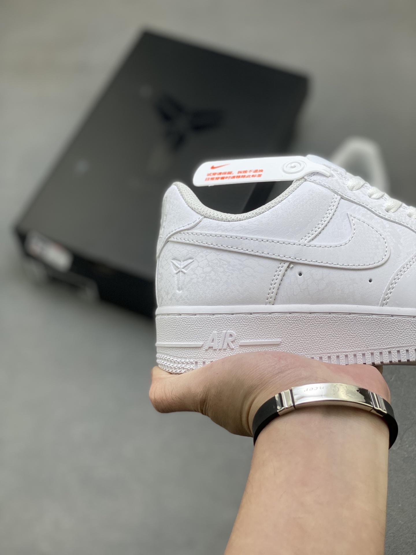 Nike Air Force 1 '07 Low White Sneakers: Premium Comfort and Style 6 i1756486935260 8091 0 4