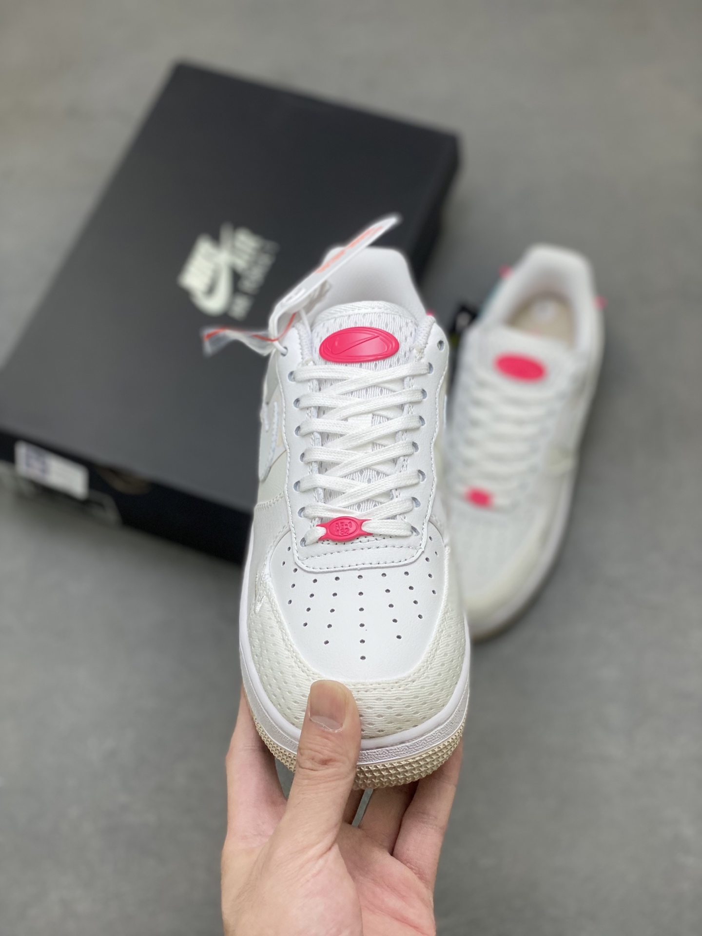 Nike Air Force 1 '07 Low: Limited Edition Sneakers for Style & Comfort 3 i1756571132211 9079 0 1