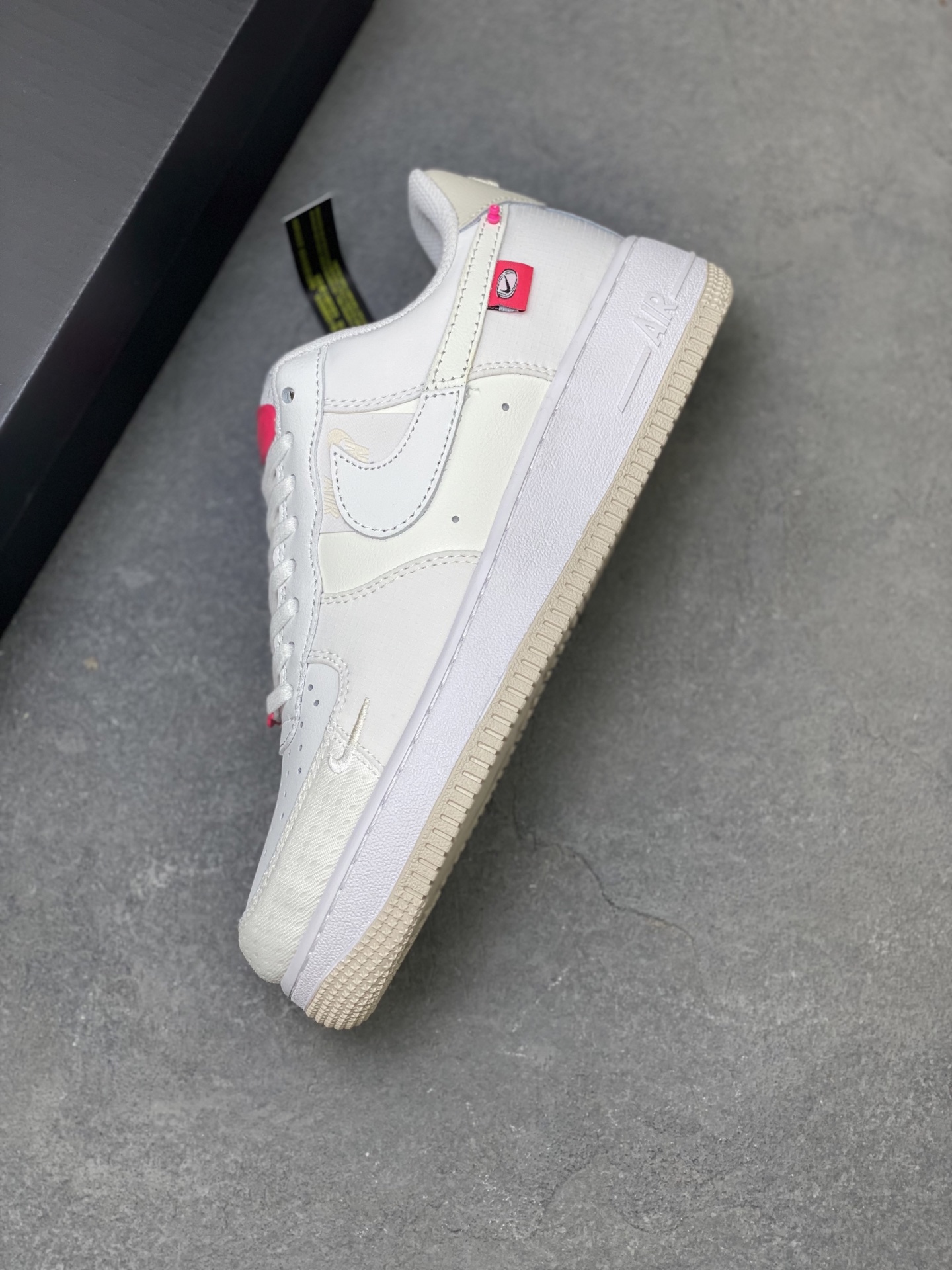 Nike Air Force 1 '07 Low: Limited Edition Sneakers for Style & Comfort 8 i1756571140827 8543 0 6