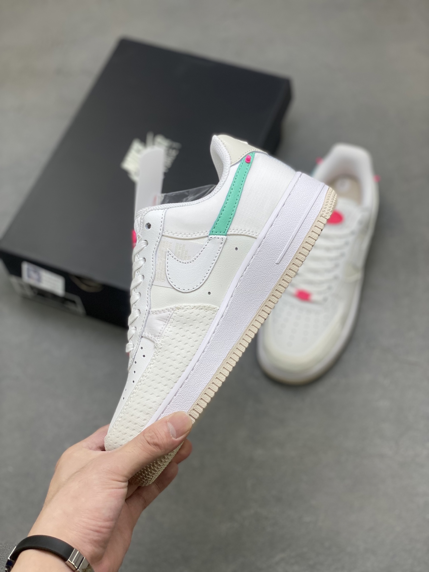 Nike Air Force 1 '07 Low: Limited Edition Sneakers for Style & Comfort 4 i1756571140942 8097 0 2