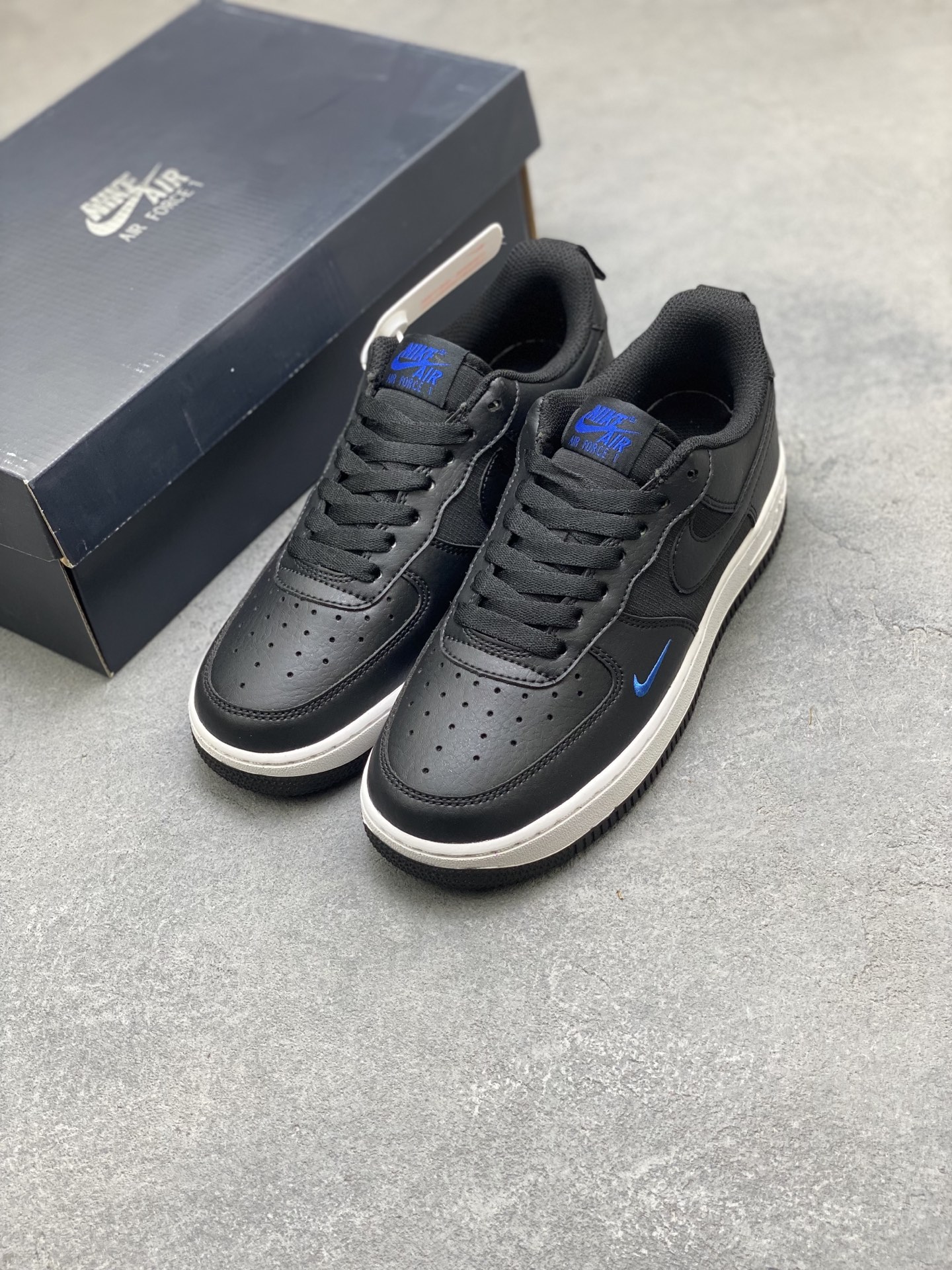 Nike Air Force 1 '07 Low Black/Blue Stitching Men's Sneakers FZ4625-001 9 i1756571290264 4142 0 7