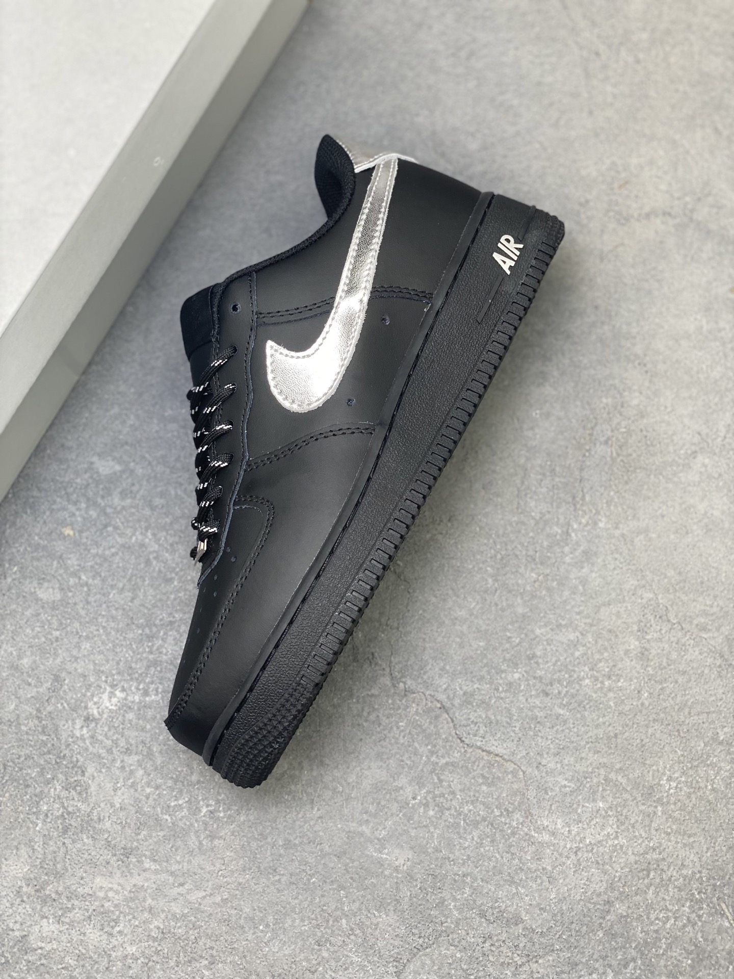 Nike Air Force 1 '07 Low Black/Silver Limited Edition Sneakers 8 i1756656641981 4179 0 6