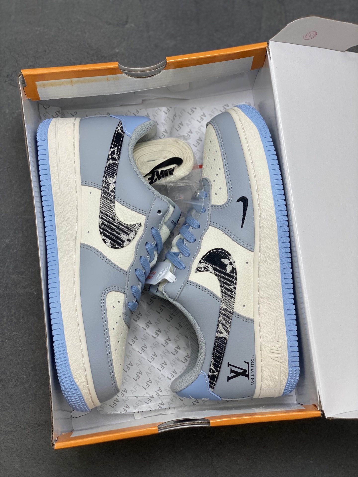 Nike Air Force 1 '07 Low - Limited Edition Sneakers (Louis Vuitton) 10 i1756829026147 576 0 8