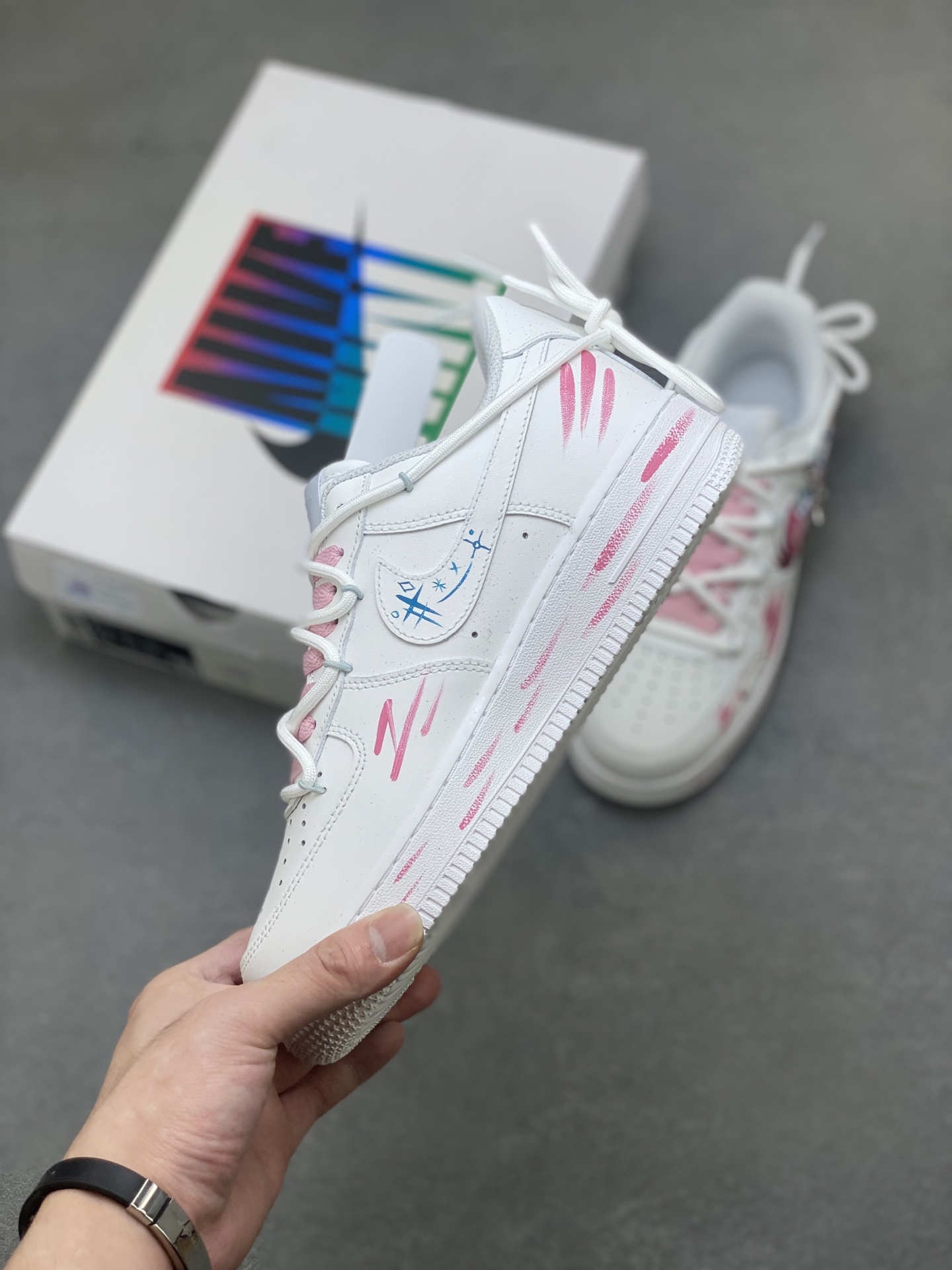Nike Air Force 1 '07 Low White/Pink Limited Edition Sneakers 4 i1757009146529 1048 0 2