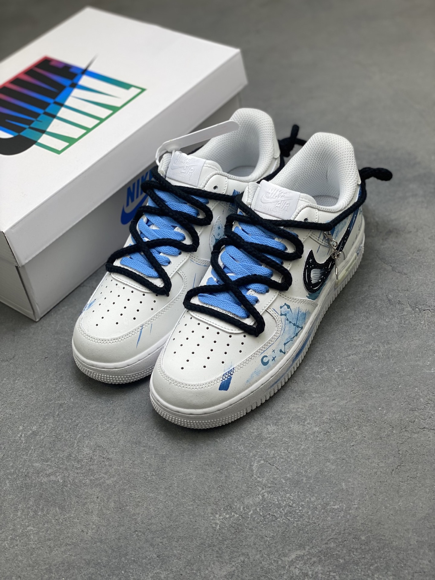 Nike Air Force 1 '07 Low Sneakers Limited Edition with Constellation Design 9 i1757009190162 1933 0 7