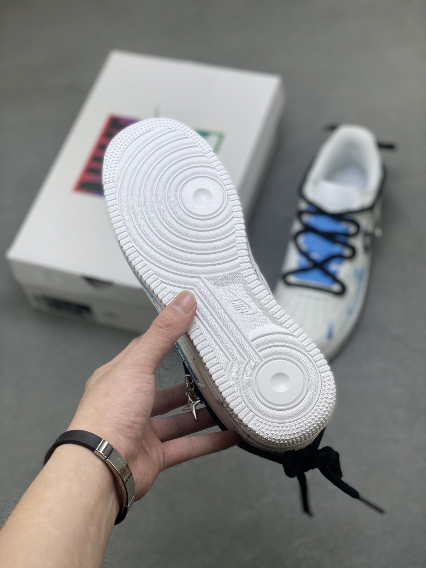 Nike Air Force 1 '07 Low Sneakers Limited Edition with Constellation Design 7 i1757009191848 8192 0 5