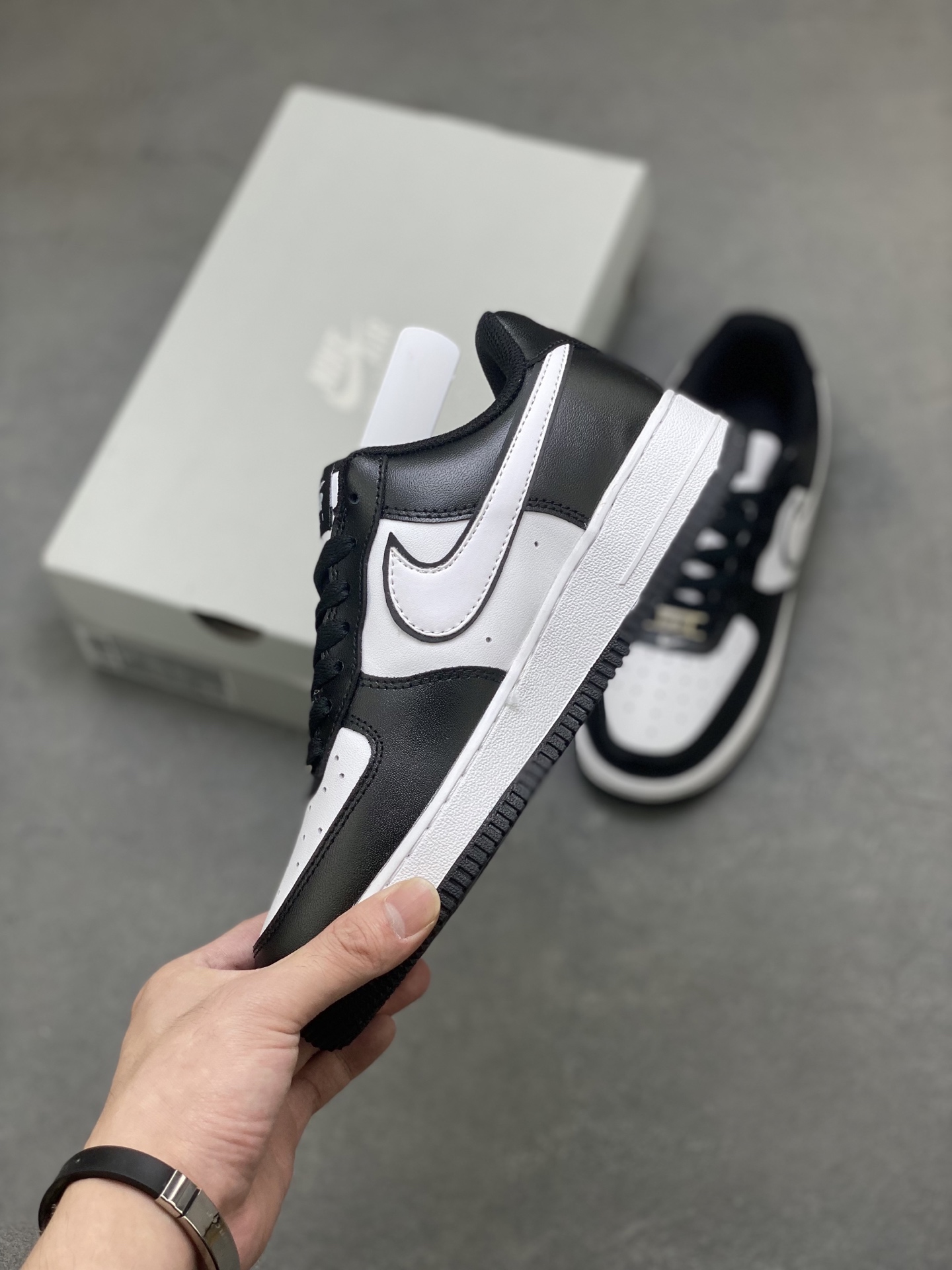 Nike Air Force 1 '07 Low-Top: Timeless Style, Ultimate Comfort - DV0788-001 4 i1757009647298 6088 0 2