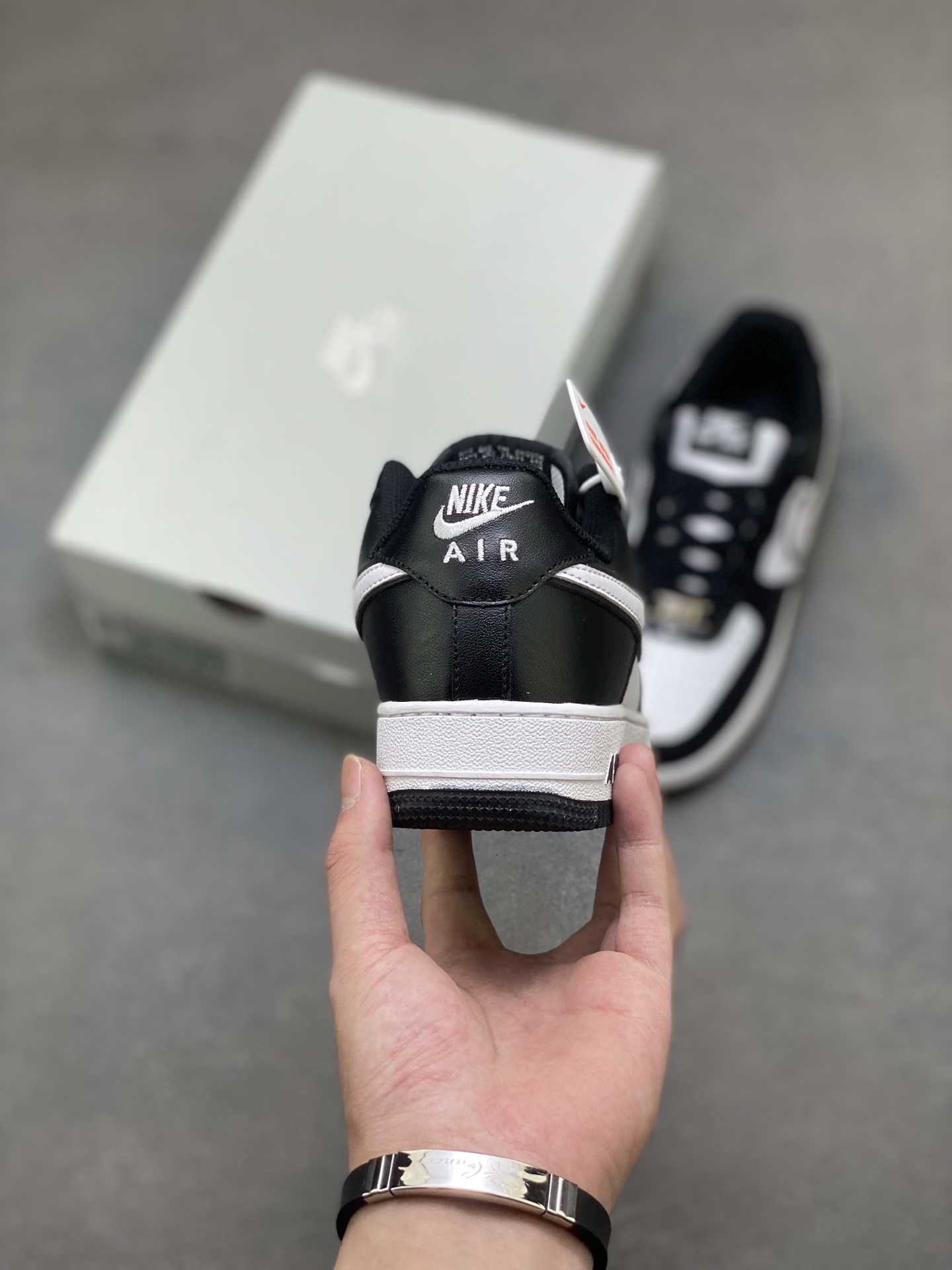 Nike Air Force 1 '07 Low-Top: Timeless Style, Ultimate Comfort - DV0788-001 5 i1757009650062 3698 0 3