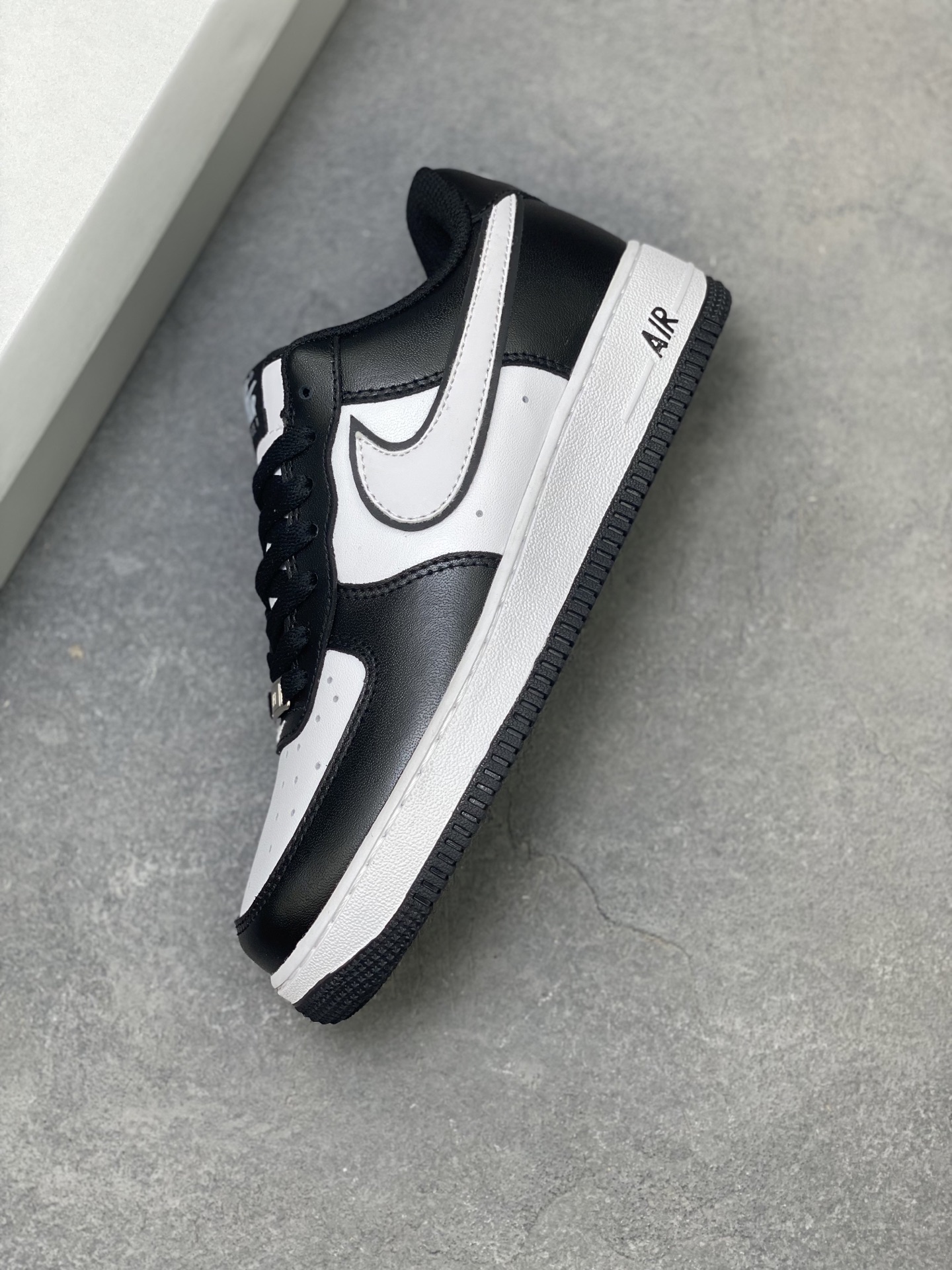 Nike Air Force 1 '07 Low-Top: Timeless Style, Ultimate Comfort - DV0788-001 8 i1757009650160 6703 0 6