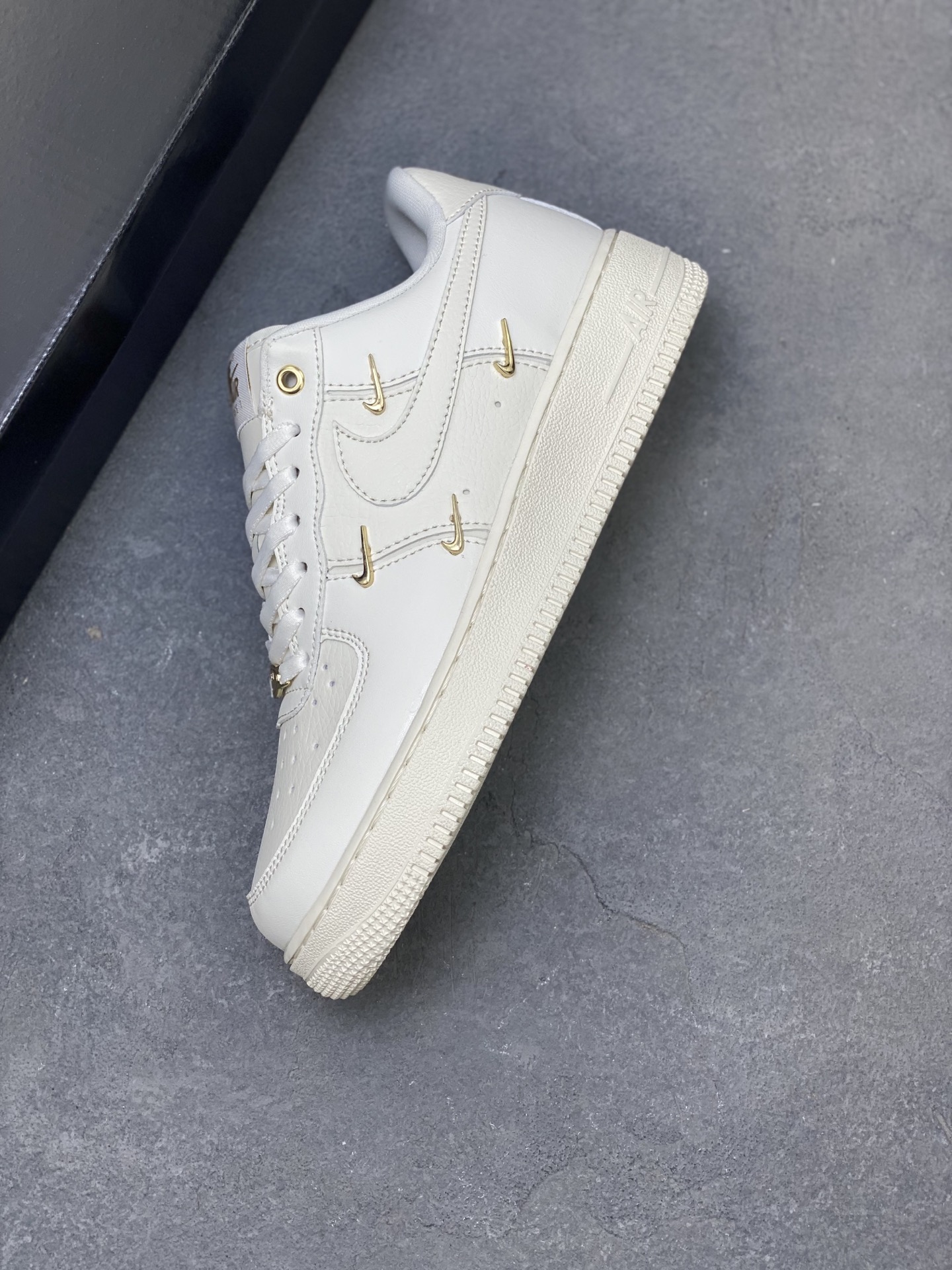Nike Air Force 1 '07 Low-Top Sneakers - Versatile & Comfortable FV3654-111 8 i1757009841327 8753 0 6