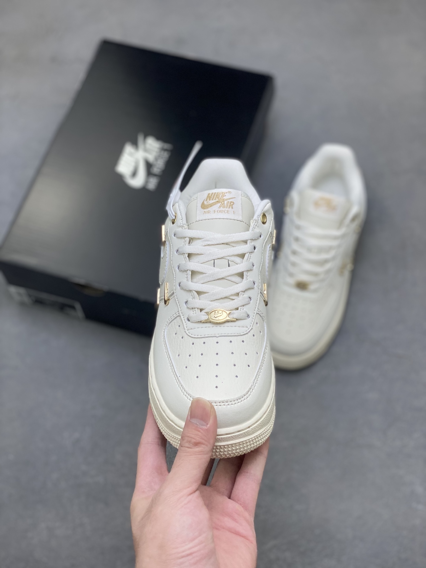 Nike Air Force 1 '07 Low-Top Sneakers - Versatile & Comfortable FV3654-111 3 i1757009858938 628 0 1