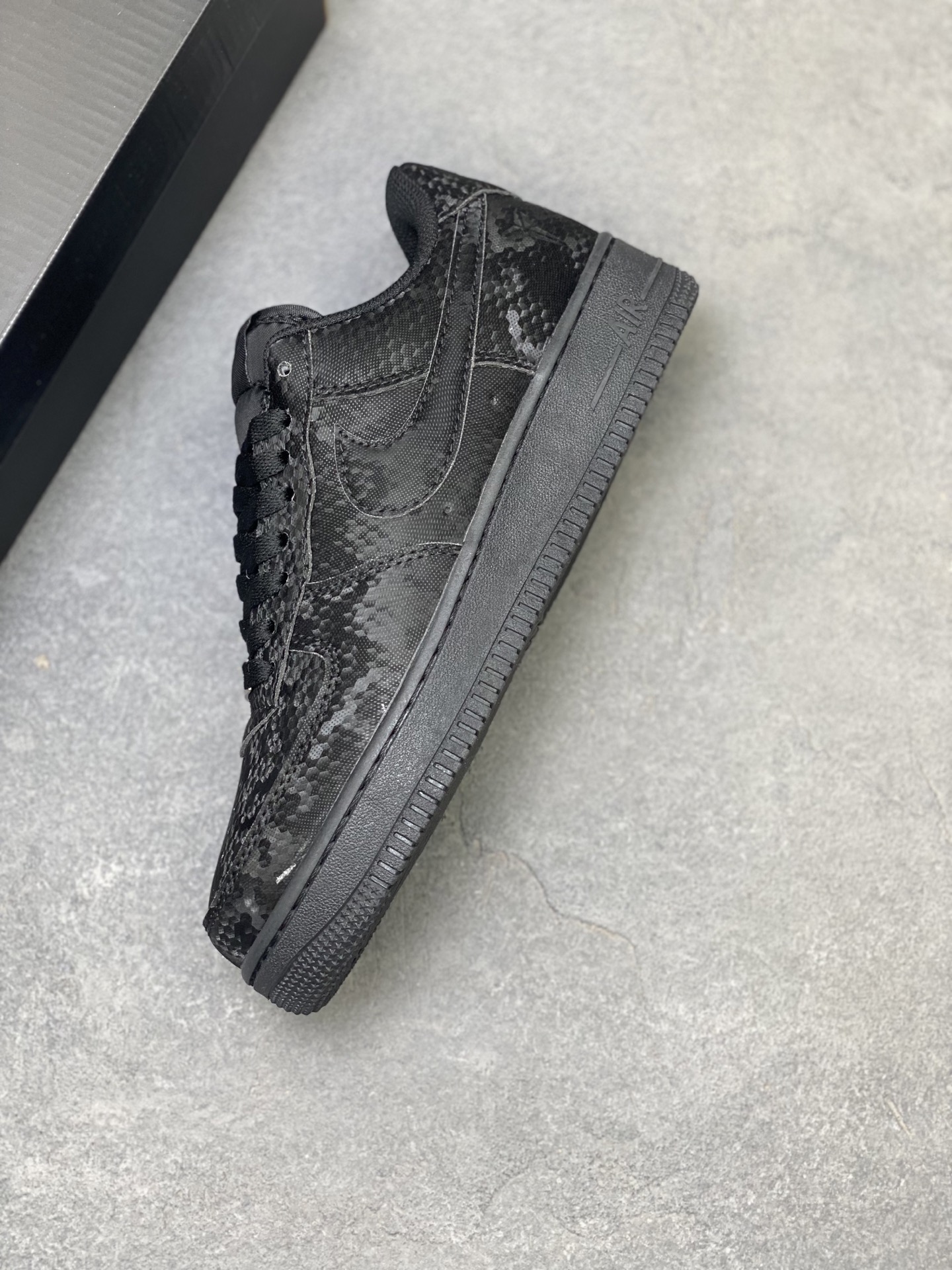 Nike Air Force 1 '07 Low Black Snakeskin Limited Edition Sneakers 8 i1757088935773 7753 0 6