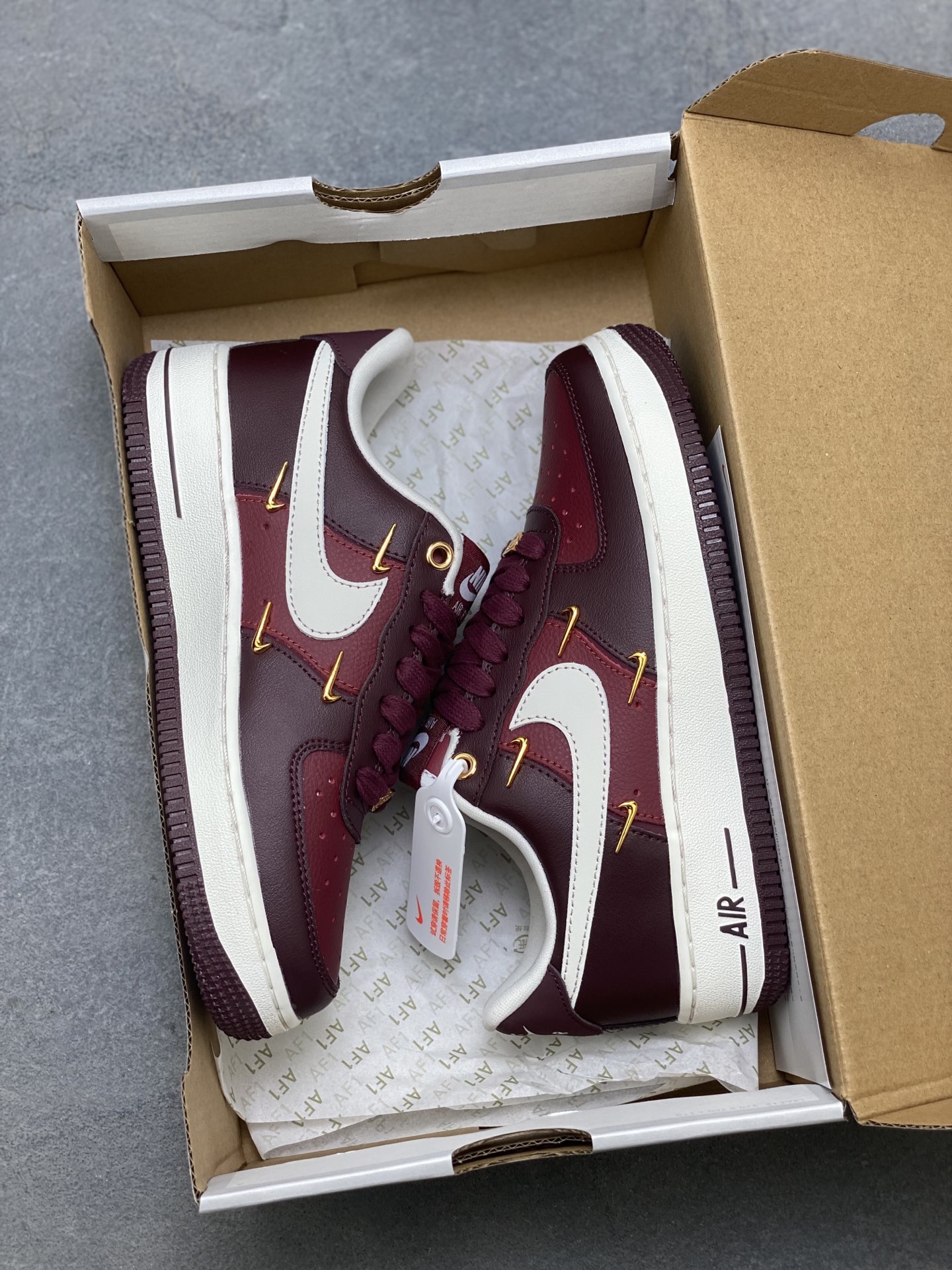 Nike Air Force 1 '07 Low Burgundy Sneakers with Gold Accents 10 i1757089186130 9264 0 8