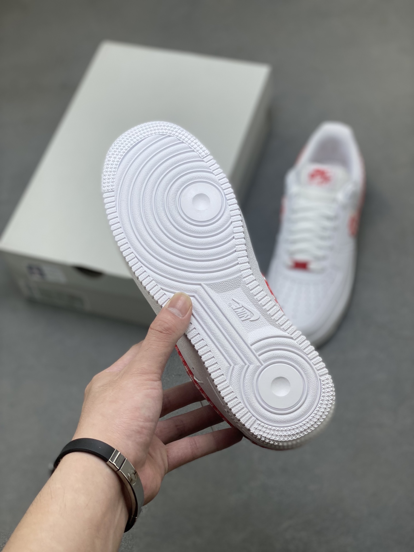 Nike Air Force 1 '07 Low White/Red Gingham Casual Sneakers DZ2784-101 7 i1757089542198 2377 0 5