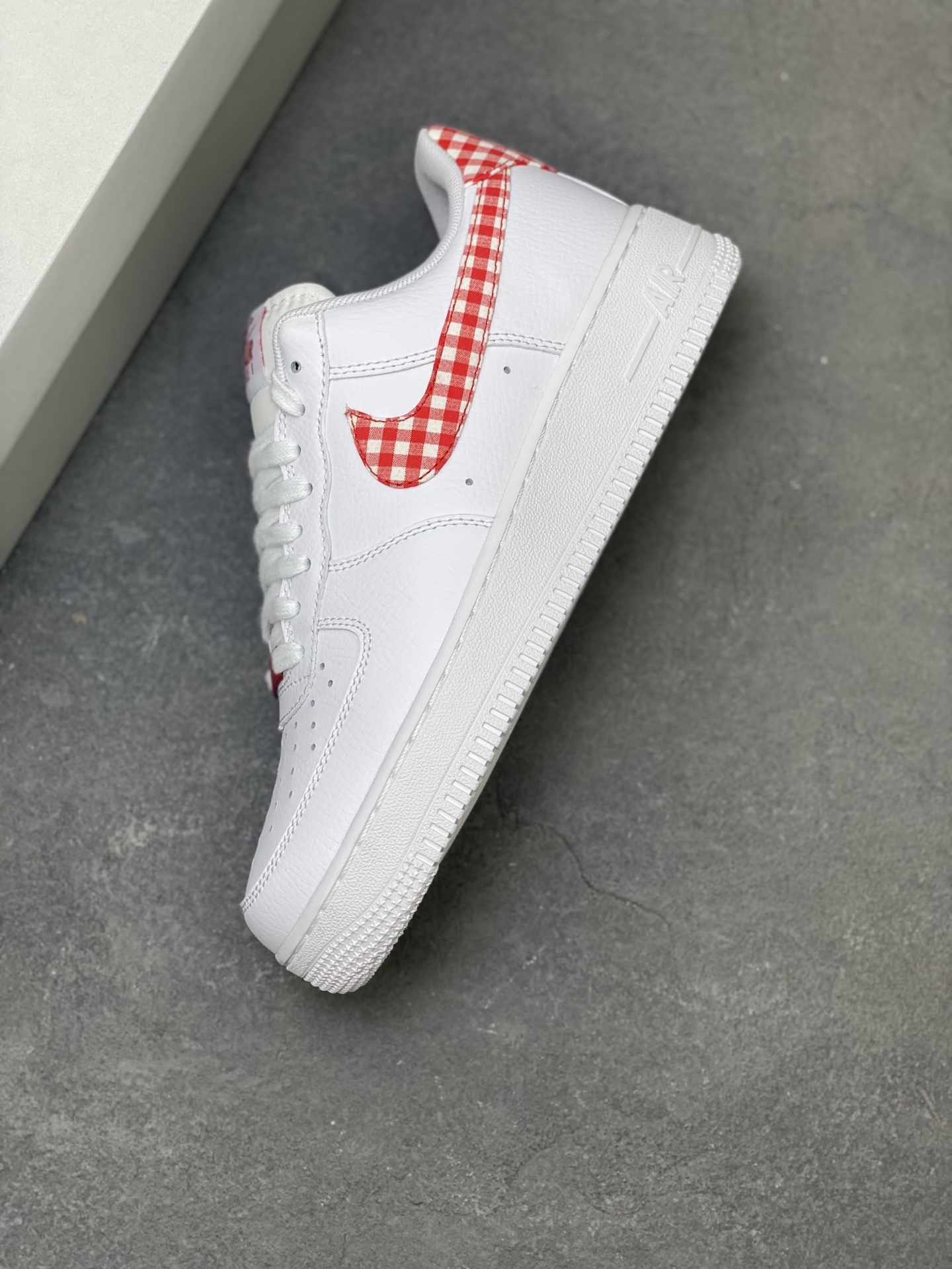 Nike Air Force 1 '07 Low White/Red Gingham Casual Sneakers DZ2784-101 8 i1757089542556 5641 0 6