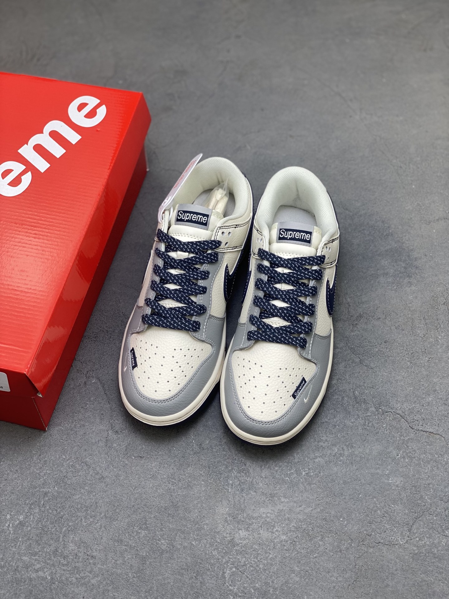 Nike SB Dunk Low Premium Custom Sneakers - Anniversary Edition 9 i1757090327220 2695 0 7