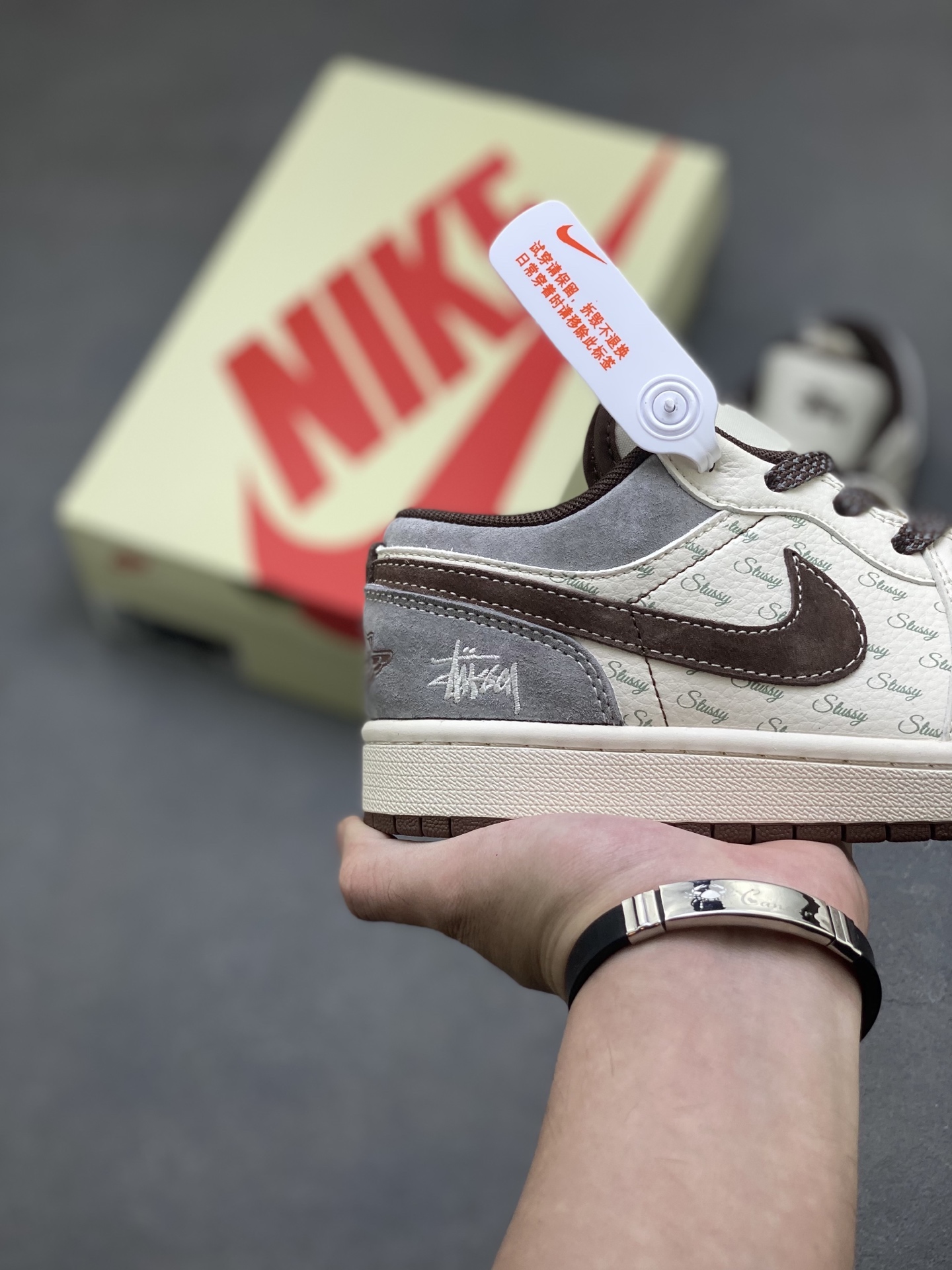 Air Jordan 1 Low Travis Scott x Fragment Design, Premium Leather Sneakers 6 i1757090464098 4701 0 4