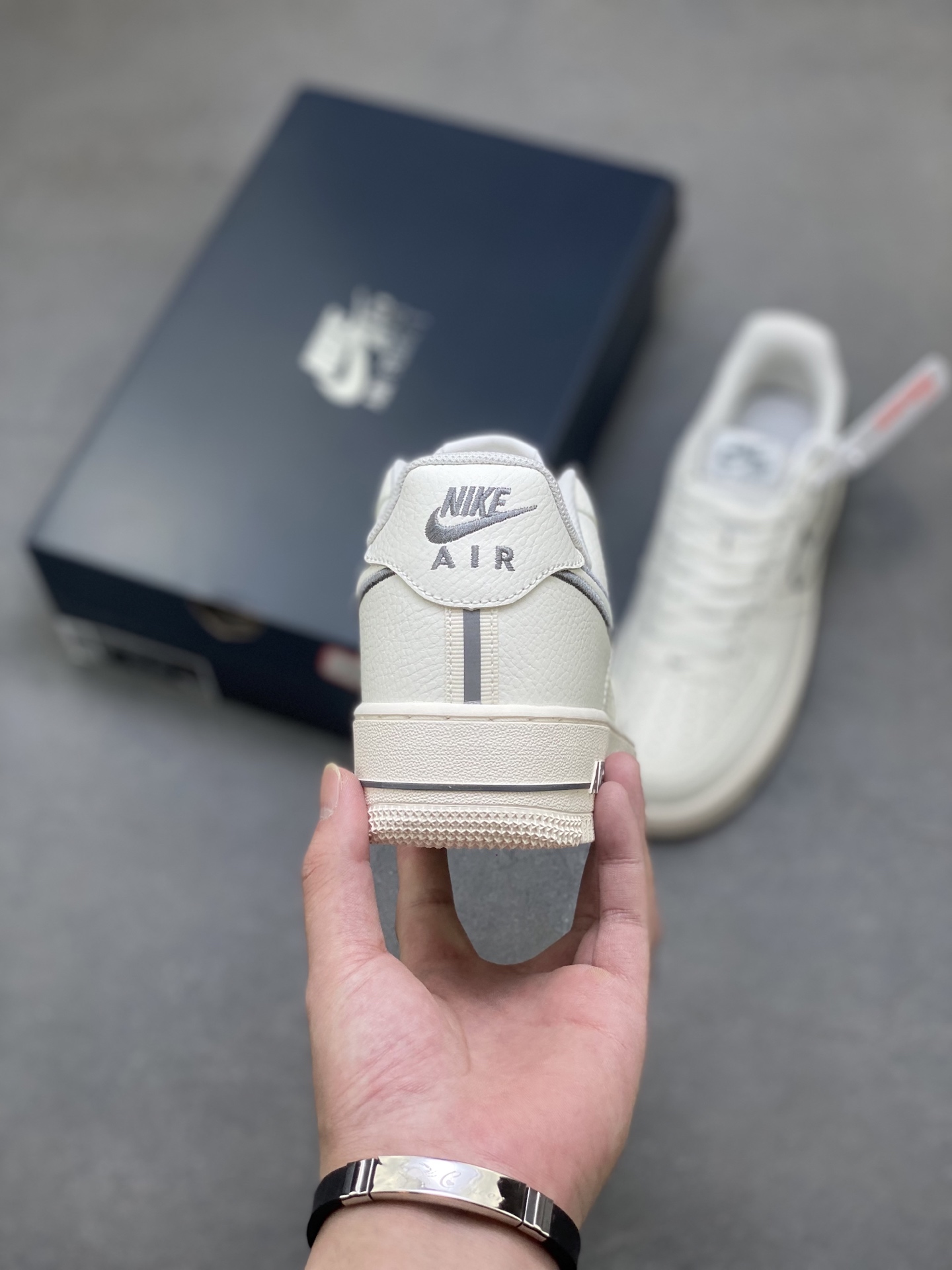 Nike Air Force 1 '07 Low White/Grey Stitch Sneakers IB7677-101 Limited Edition 5 i1757434311771 3060 0 3