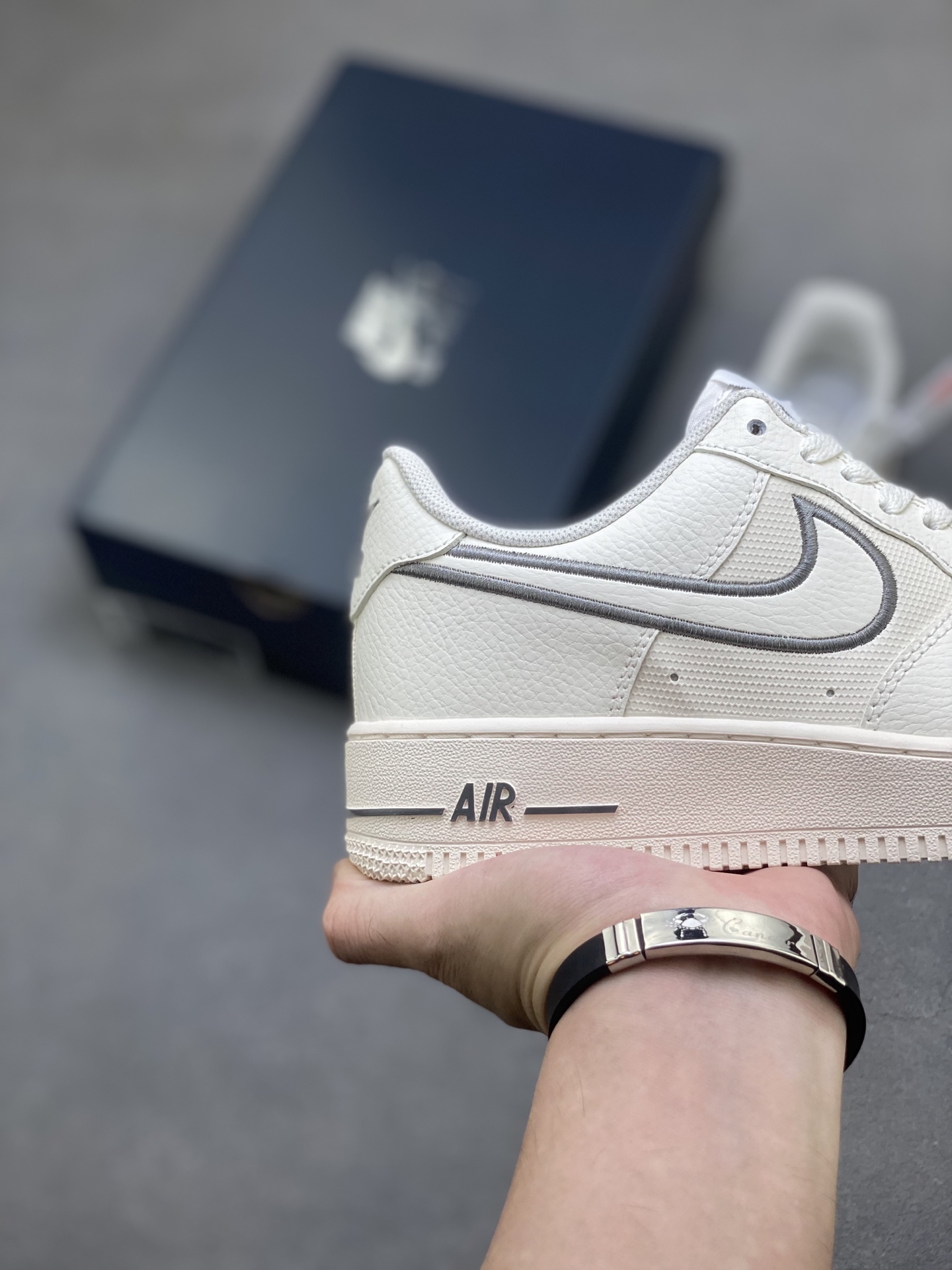 Nike Air Force 1 '07 Low White/Grey Stitch Sneakers IB7677-101 Limited Edition 6 i1757434311783 899 0 4