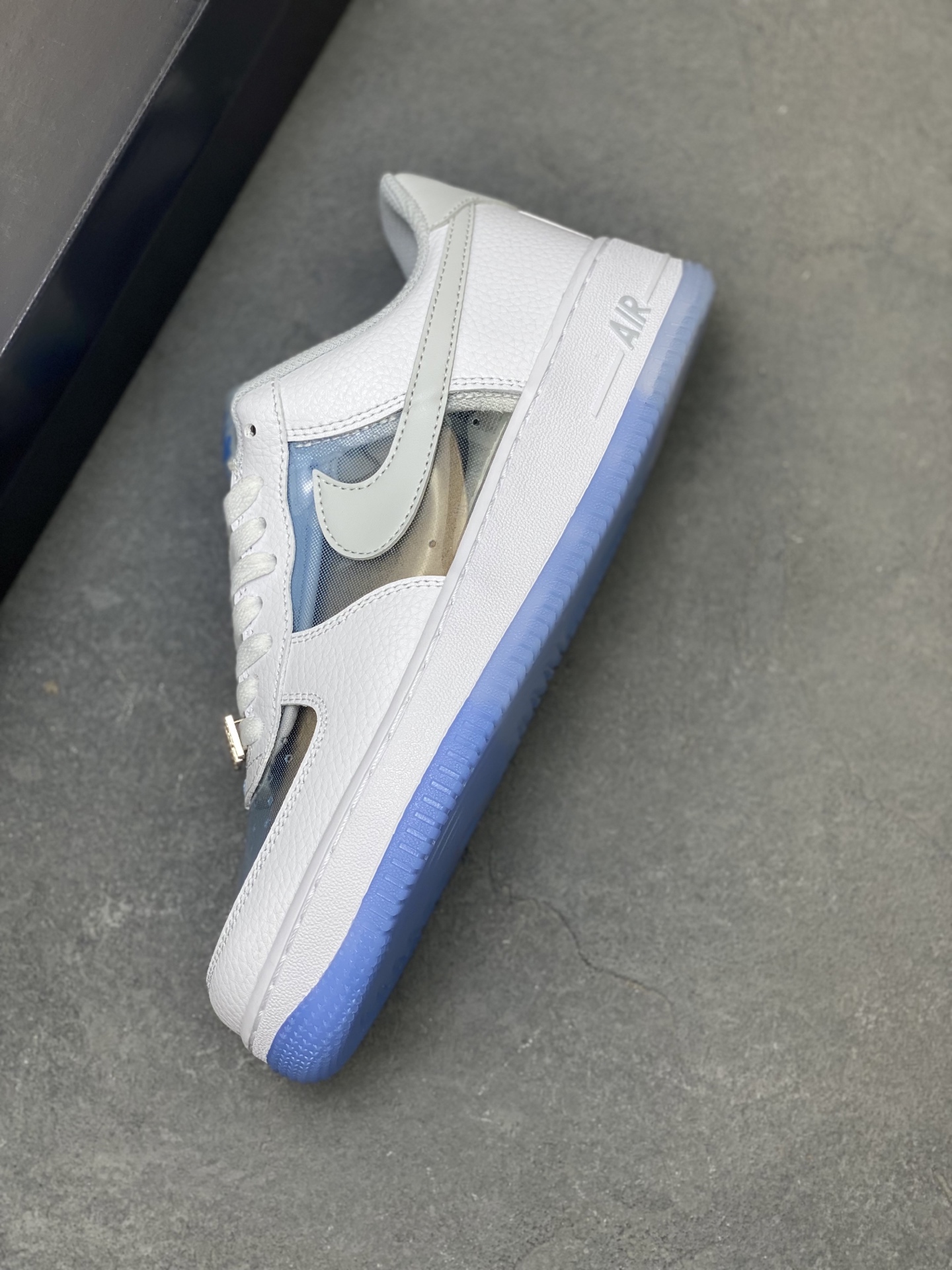 Nike Air Force 1 '07 Low White/Blue Casual Lifestyle Sneakers IB5724-100 8 i1757434356405 664 0 6