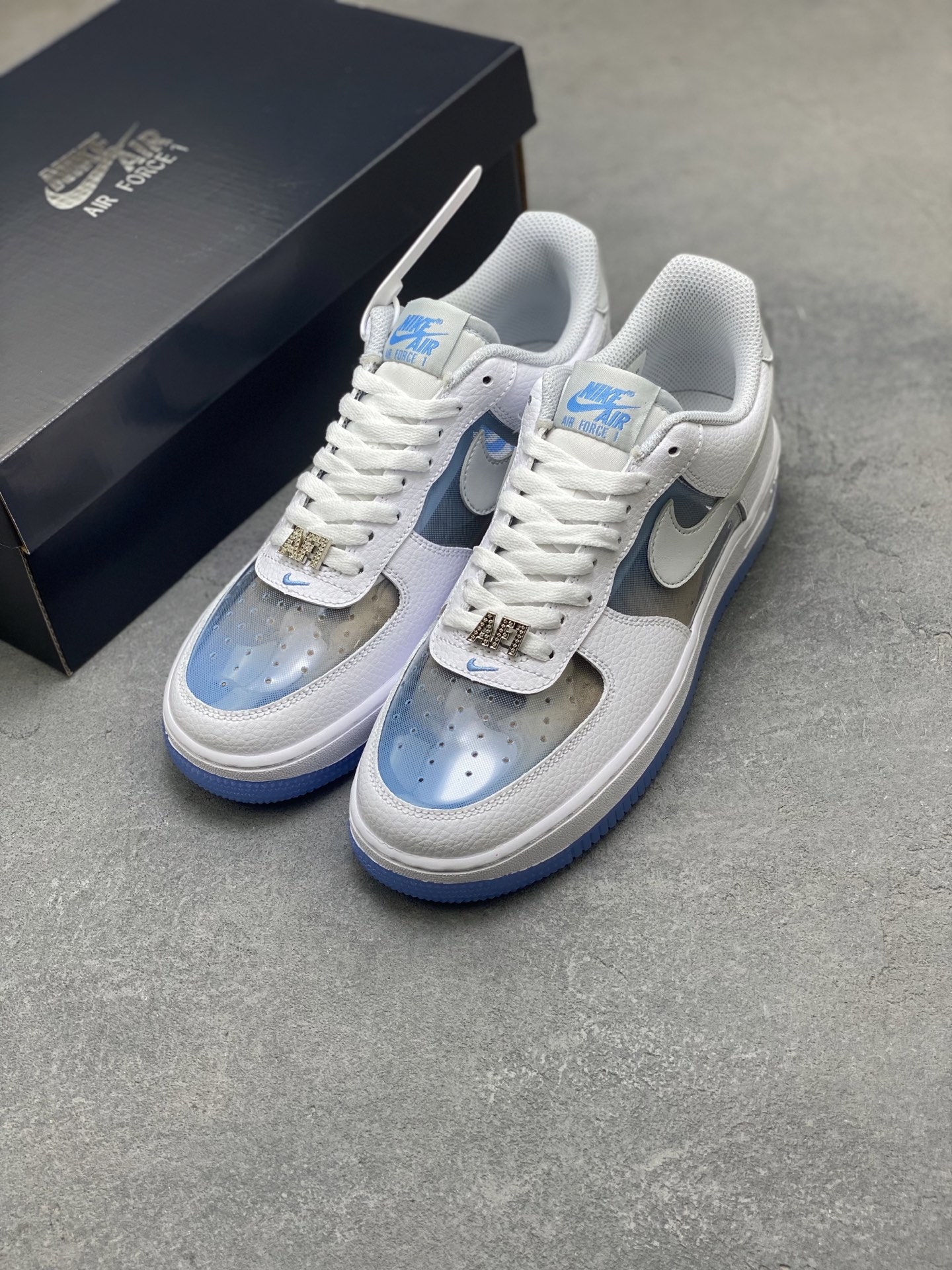 Nike Air Force 1 '07 Low White/Blue Casual Lifestyle Sneakers IB5724-100 9 i1757434356531 379 0 7